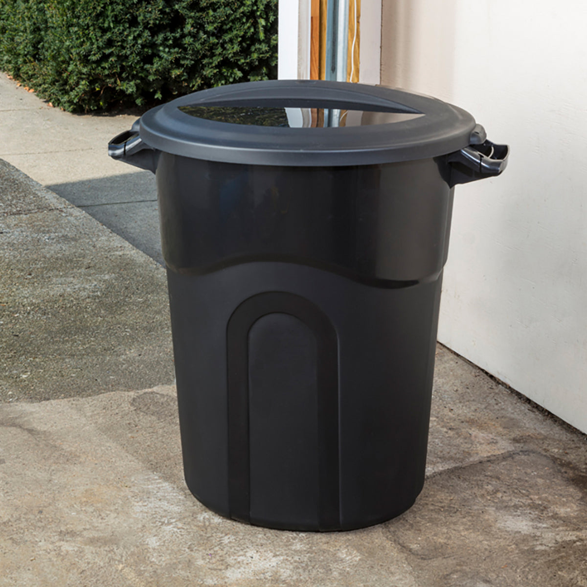United Solutions 20 Gal Waste Container w/ Click Lock Lid, Black (2 Pack) (Used)