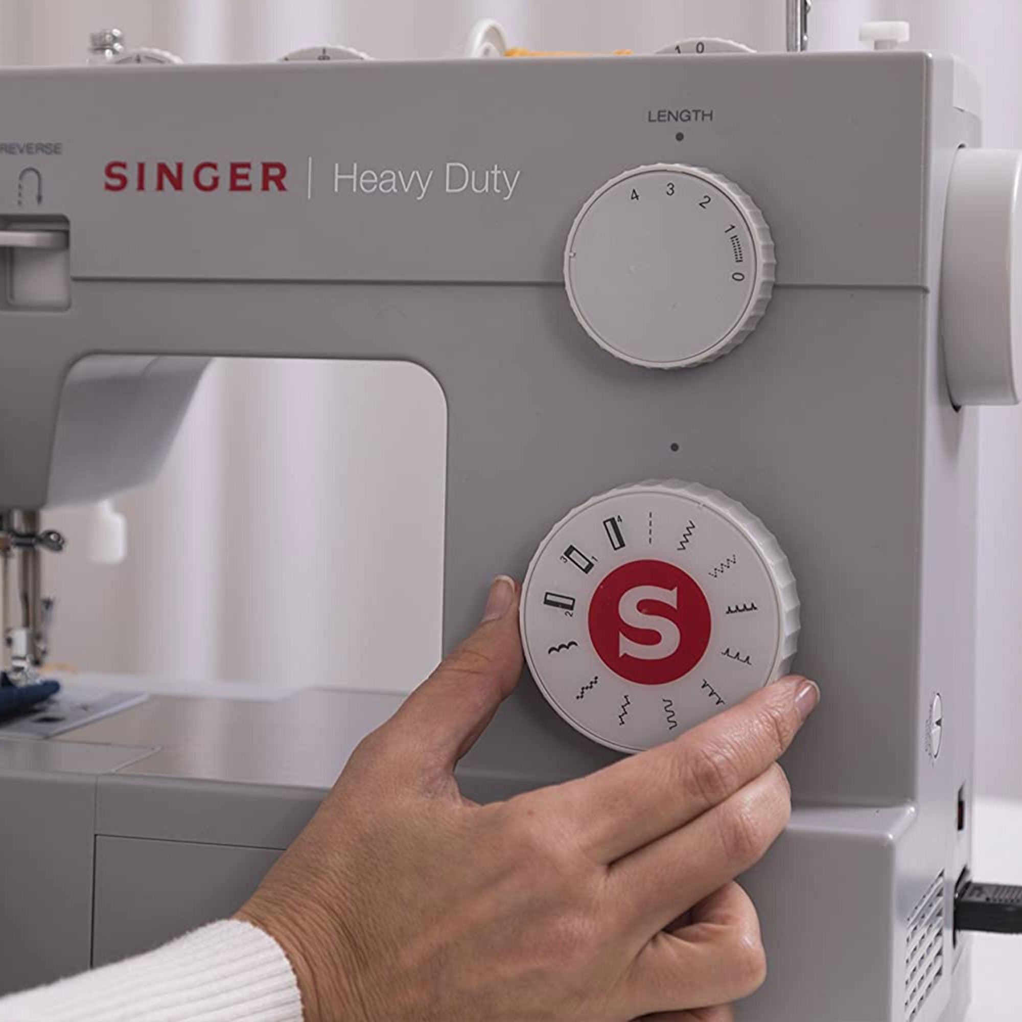 SINGER 4411 Sewing Machine with 69 Applications and Accessories, Gray (Open Box) - VMInnovations