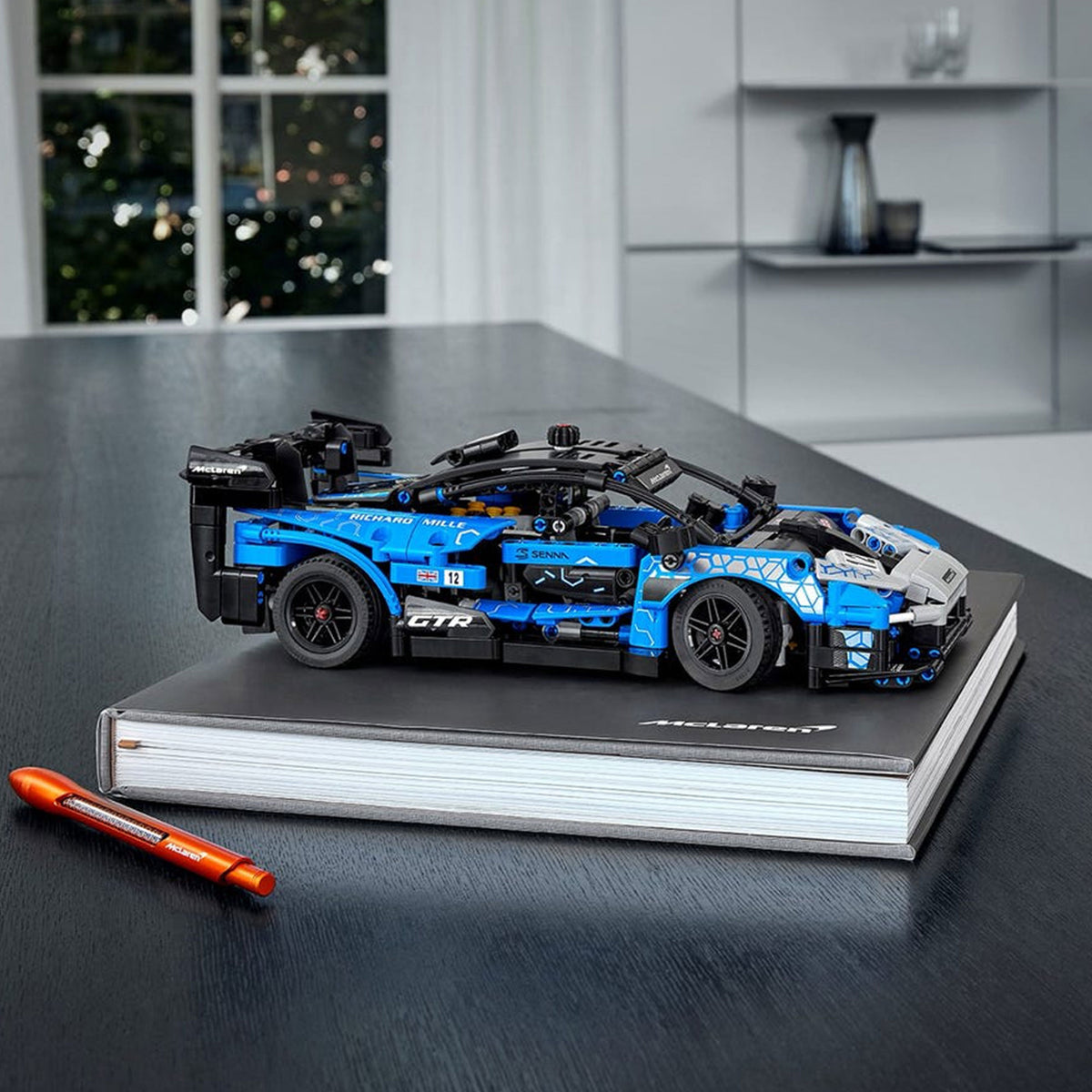LEGO 42123 Technic McLarena Senna and Classic 30510 90 Years of Cars Mini Set - VMInnovations