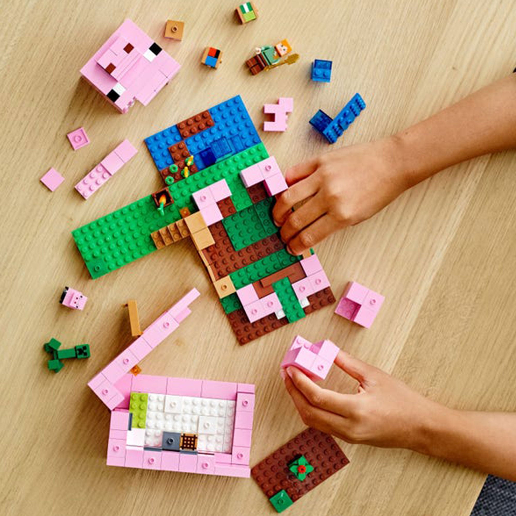 LEGO Minecraft The Pig House Playset with Creator 6379821 Winter Holiday Train