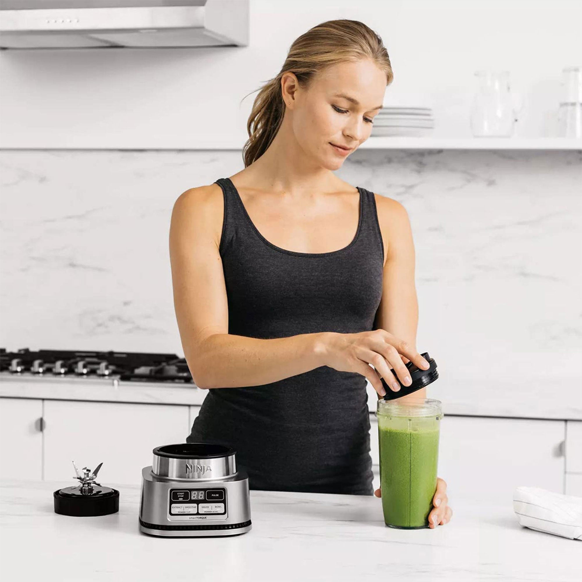 Ninja Foodi SS100 Smoothie Bowl Maker with SharkNinja Smooth Book for Blenders