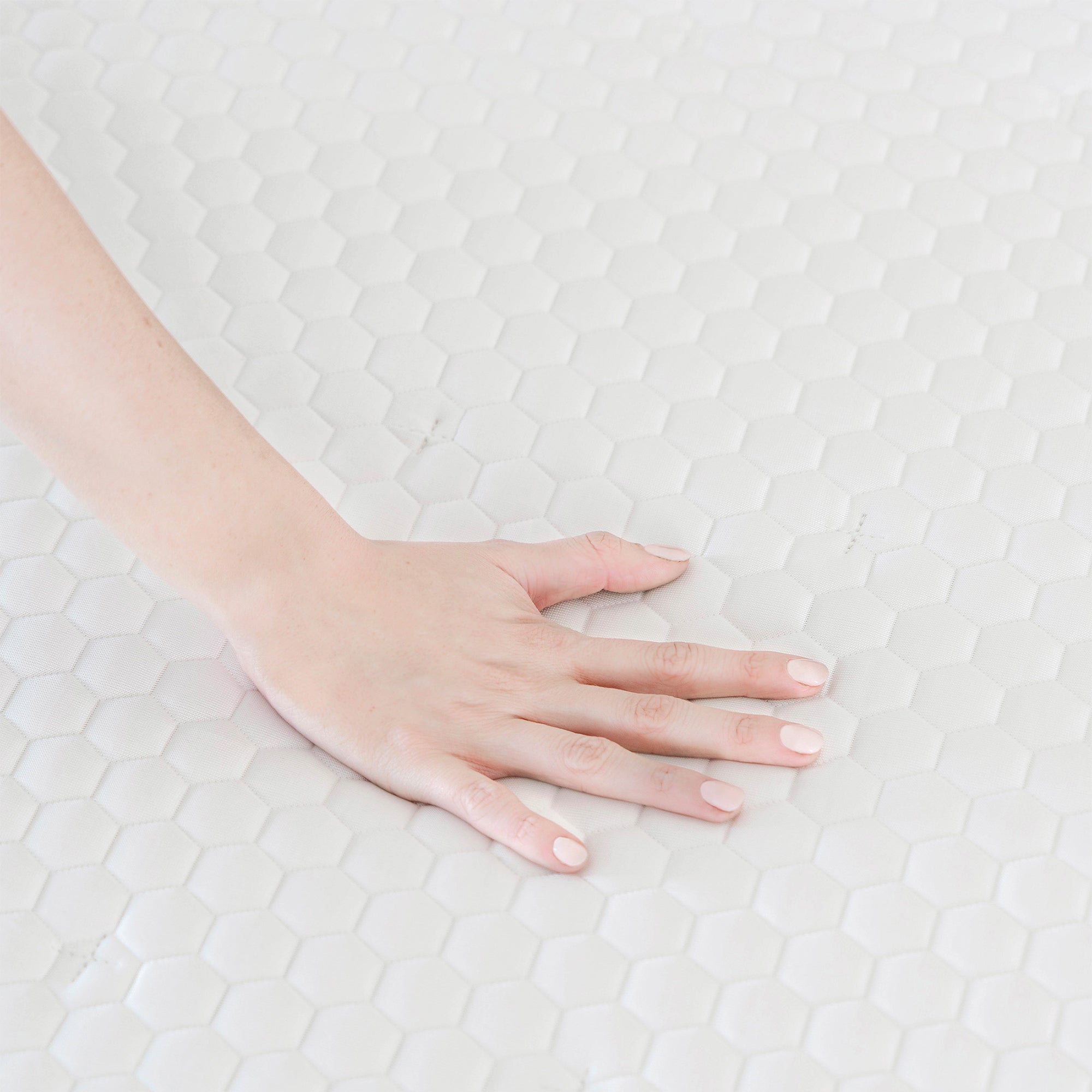 Brooklyn Bedding Aurora 13" Luxury Soft Memory Foam Mattress, Queen (Open Box) - VMInnovations
