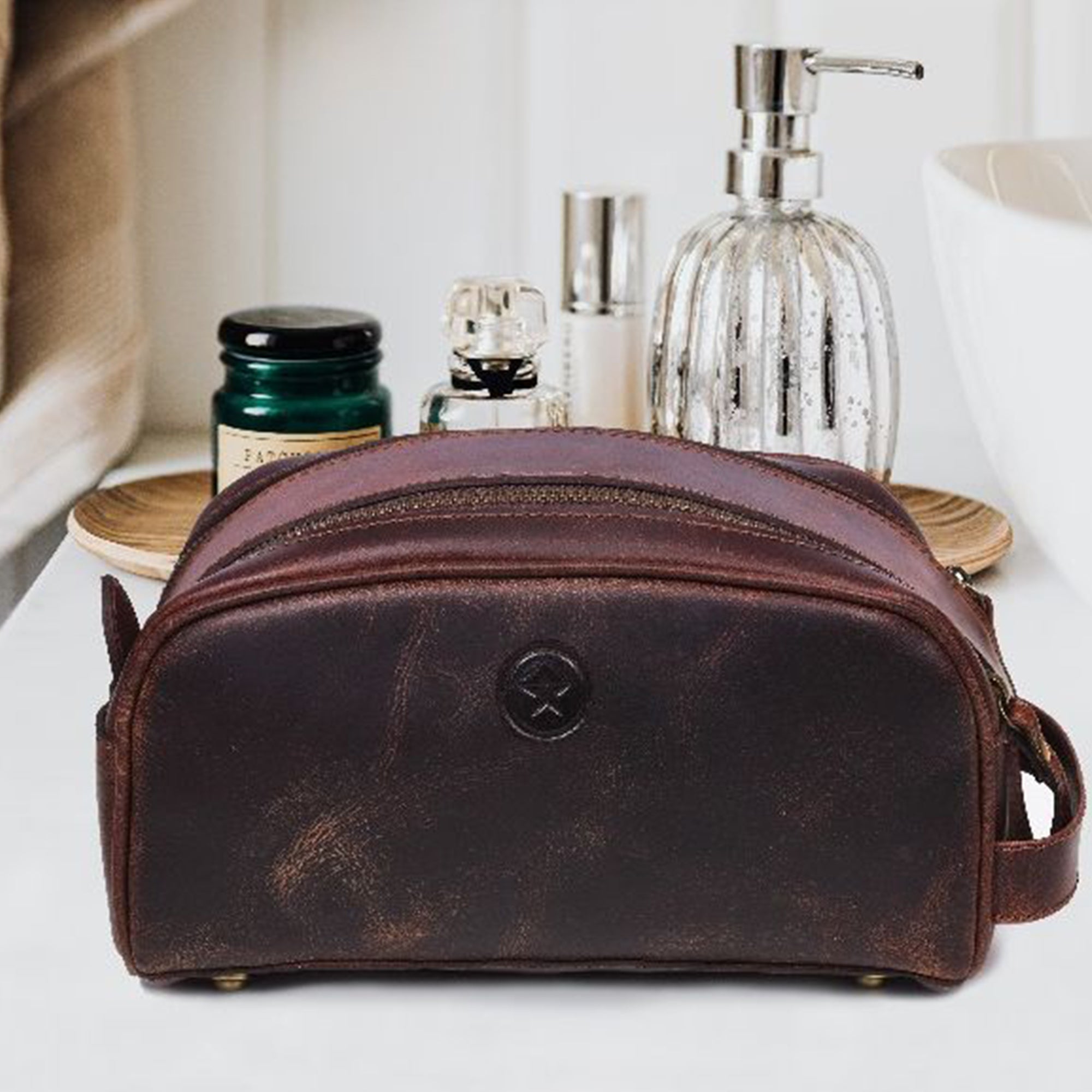 Aaron Leather Goods Vintage Leather Toiletry Travel Bag, Walnut Brown (Open Box) - VMInnovations