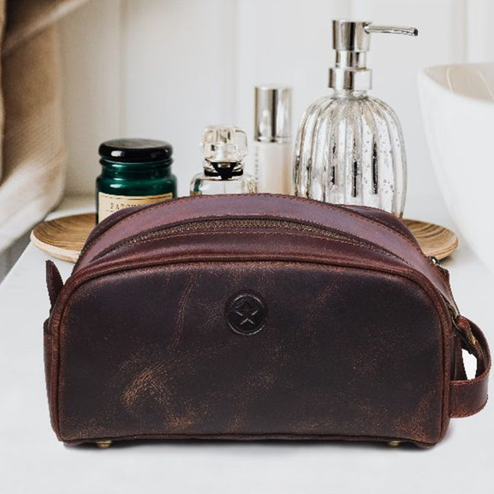 Aaron Leather Goods Vintage Leather Toiletry Travel Bag, Walnut Brown (Open Box)