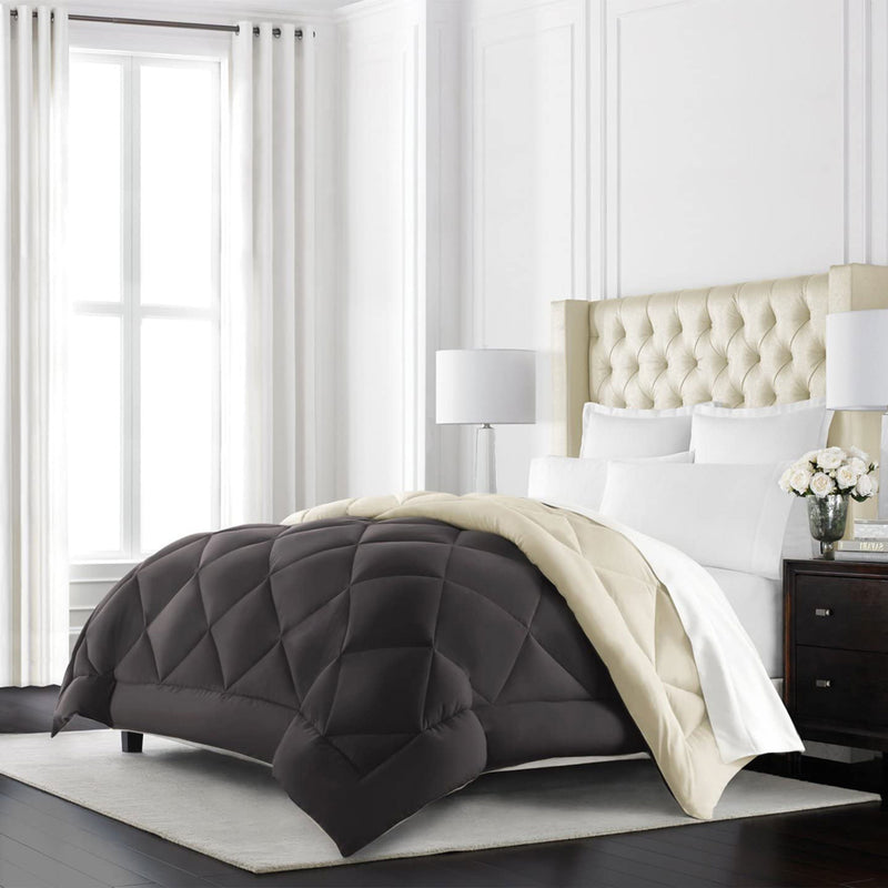 Beckham Hotel Collection Reversible Goose Comforter, King/Cal King, Grey & White