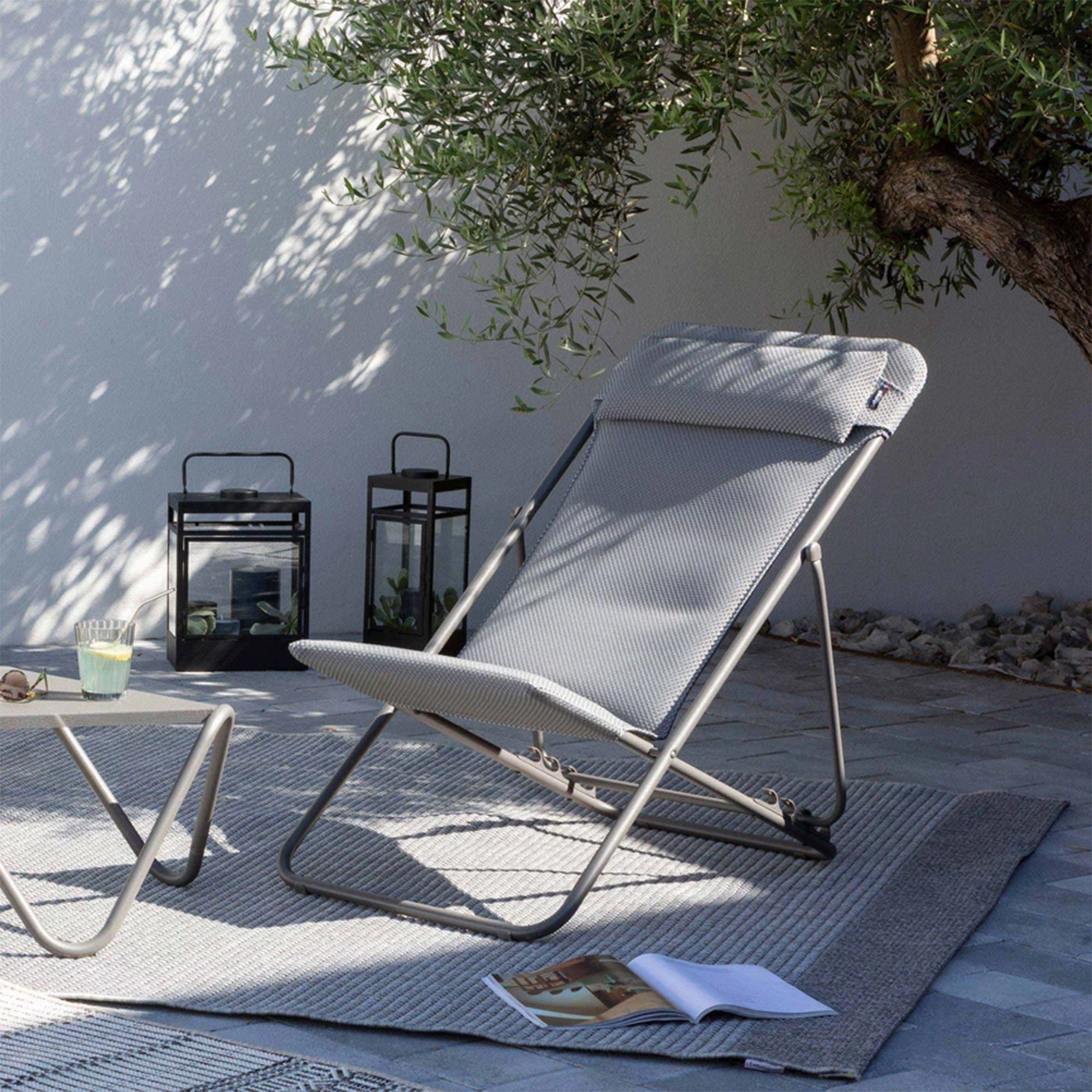 Maxi Transat Foam Padded Ultra Compact Foldable Sling Chair, Silver (Open Box) - VMInnovations