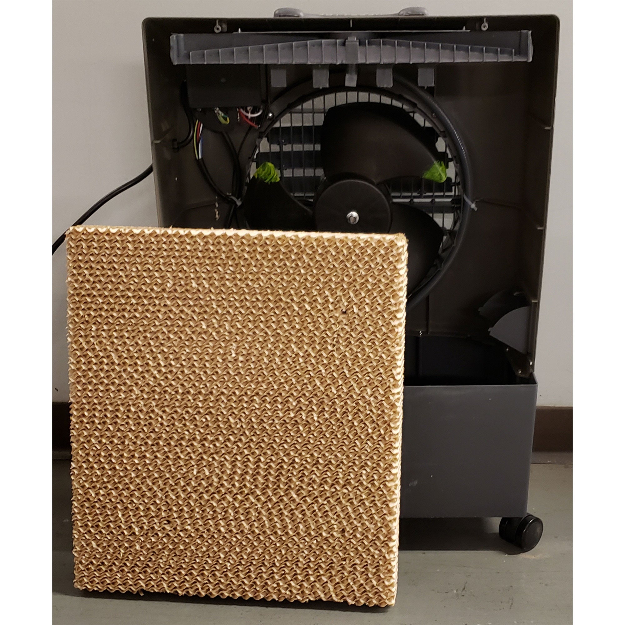 Hessaire MC17/MC18 1300 CFM 19x17 Inch Odorless Replacement Media Pad (Open Box)