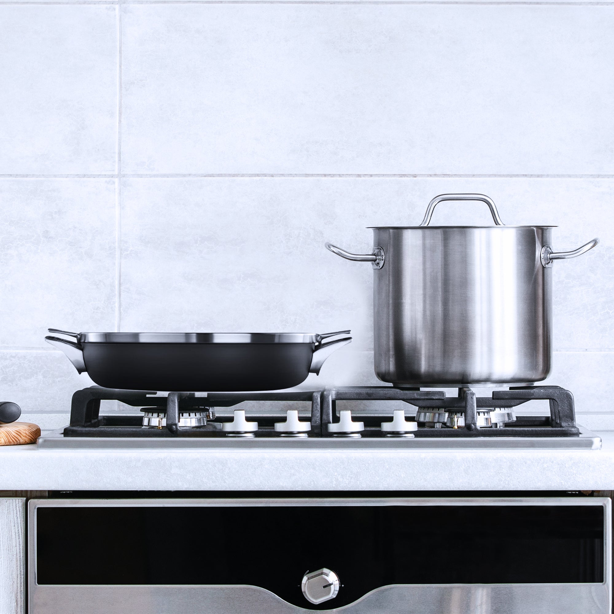 Calphalon Space Saving 12" Hard Anodized Nonstick Everyday Pan w/Lid (Used) - VMInnovations