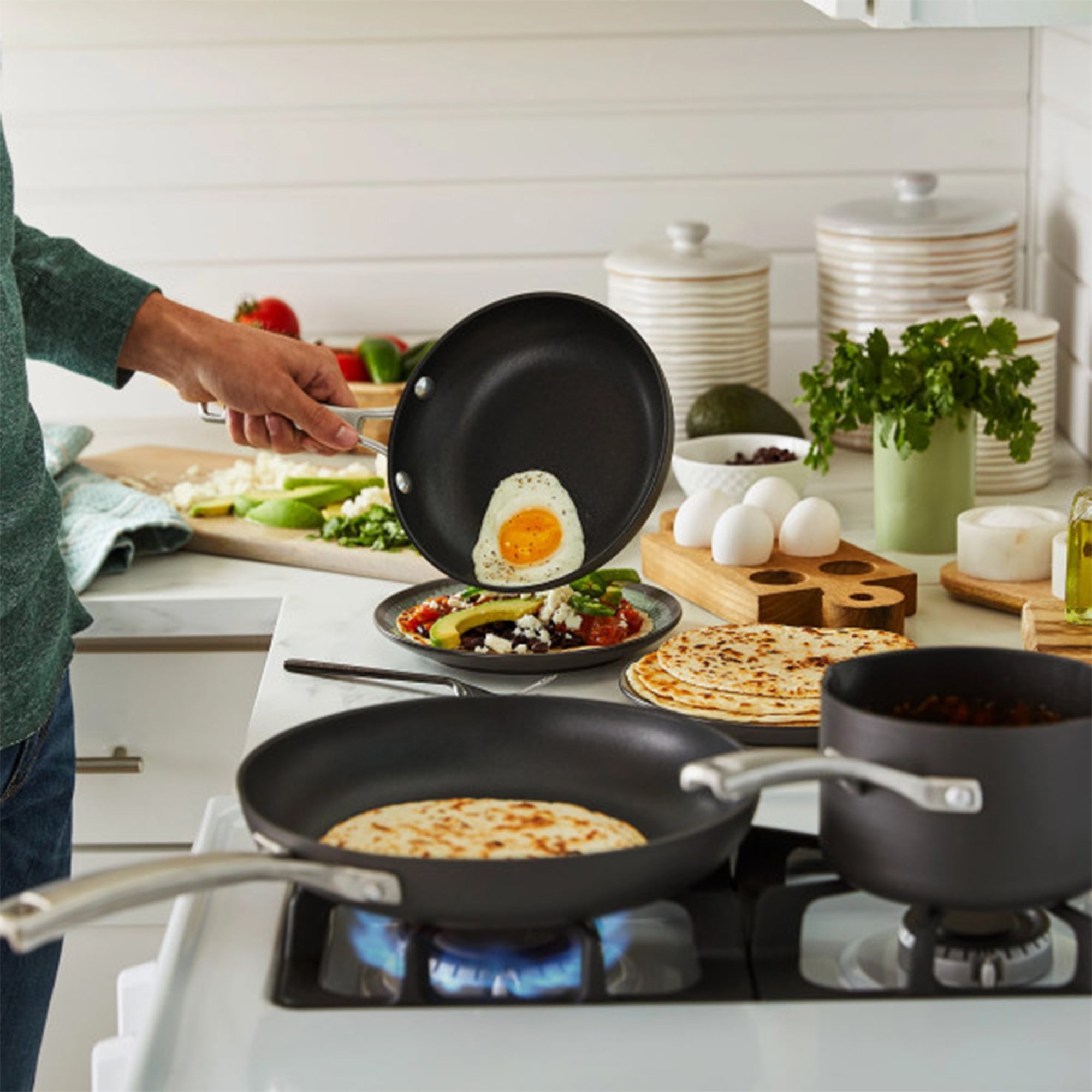 Calphalon Classic 3.5 Quart Hard Anodized Nonstick Cookware Sauce Pan with Lid - VMInnovations