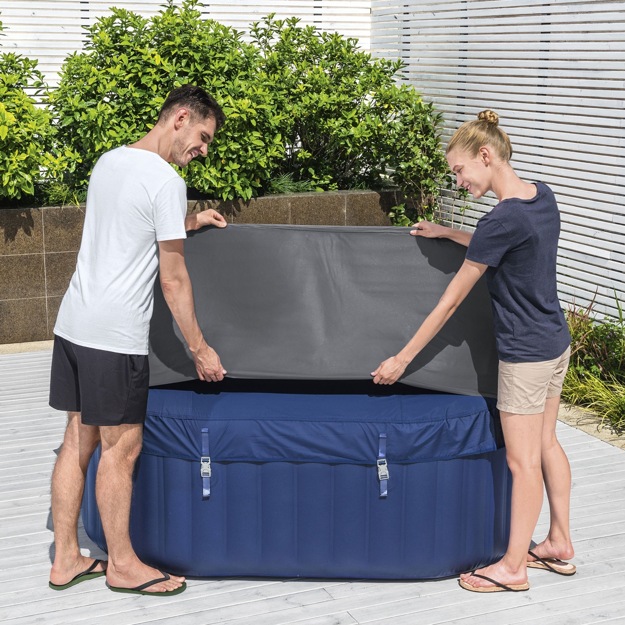 Bestway Hawaii SaluSpa 6 Person Inflatable Hot Tub w/EnergySense DuraPlus Cover