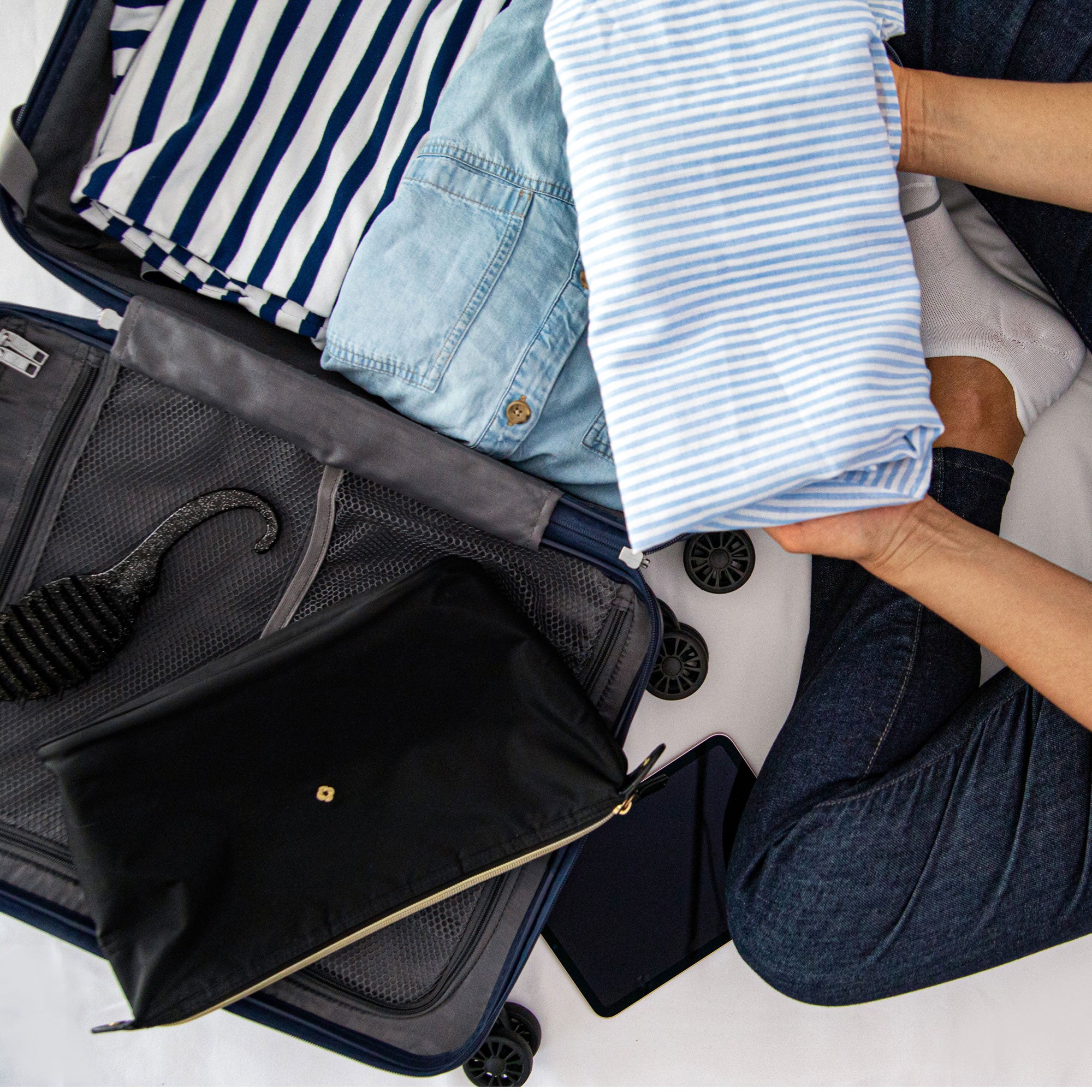 Samsonite New Castle Hardside Luggage w/Adjustable Handle, 2pc, Navy (Used) - VMInnovations