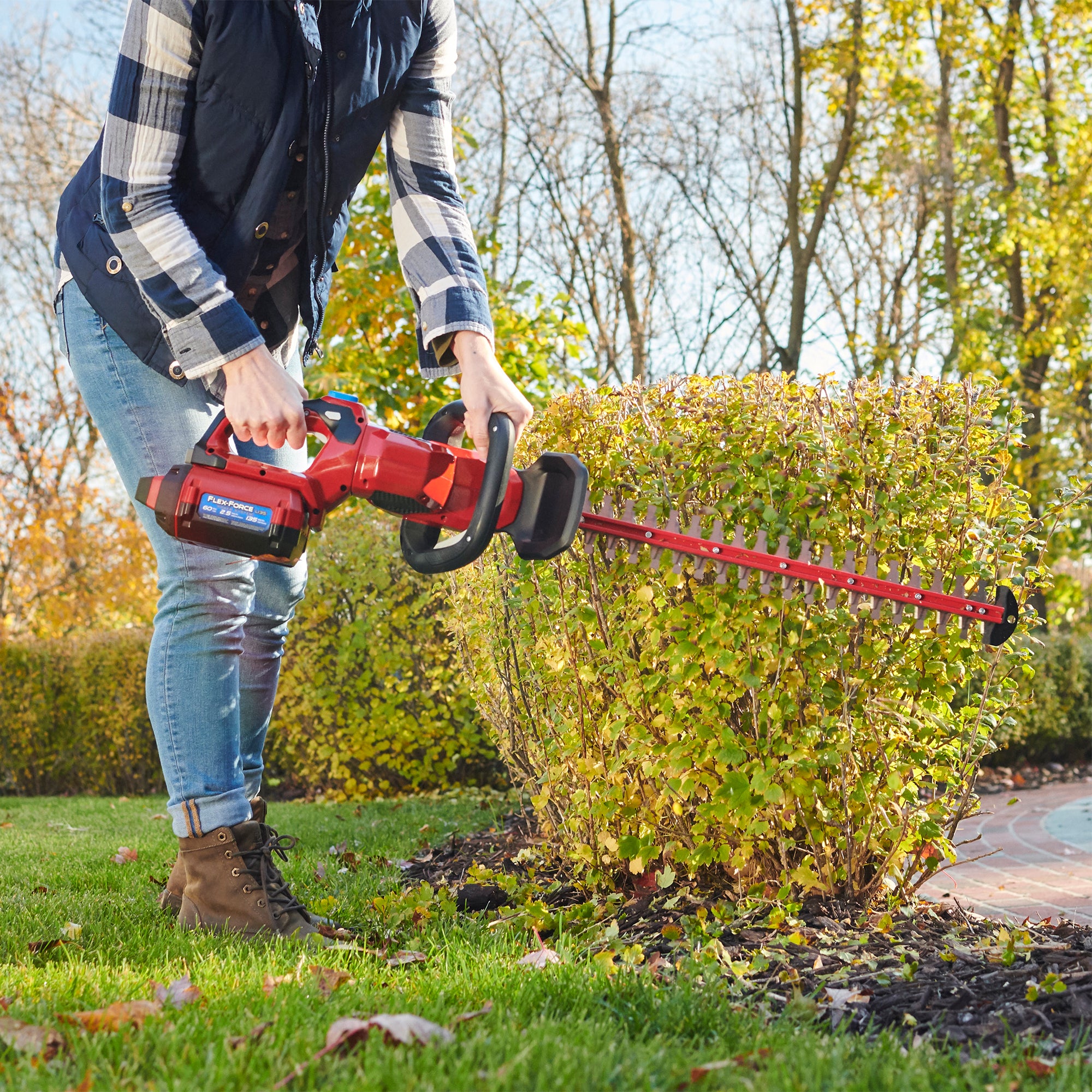 Flex Force 60V 24" Cordless Hedge Trimmer w/2.5Ah Battery & Charger (Open Box)