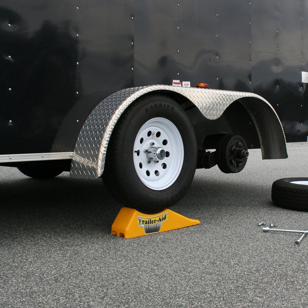 Camco PLUS Tandem Trailer Tire Changing Ramp with  5.5" Lift, Yellow (Used) - VMInnovations