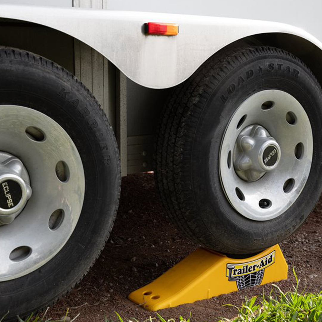 Camco PLUS Tandem Trailer Tire Changing Ramp with  5.5" Lift, Yellow (Used) - VMInnovations