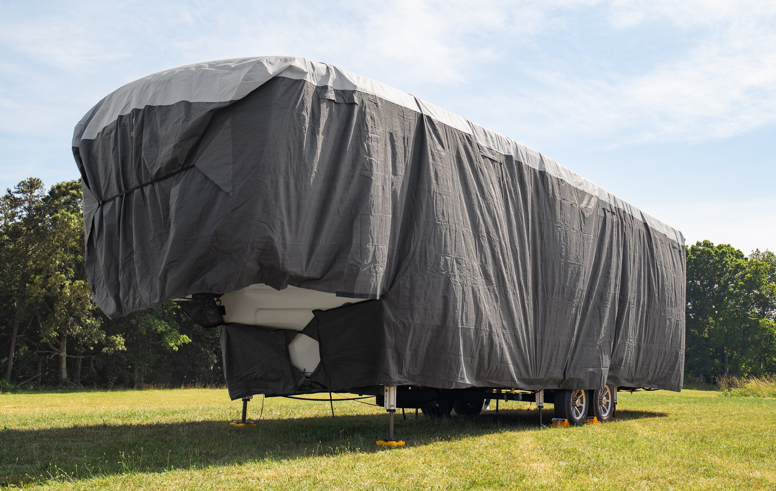 Camco ULTRAGuard 34-36' 5th Wheel RV Cover with Zipper Doors & Covered Air Vents - VMInnovations