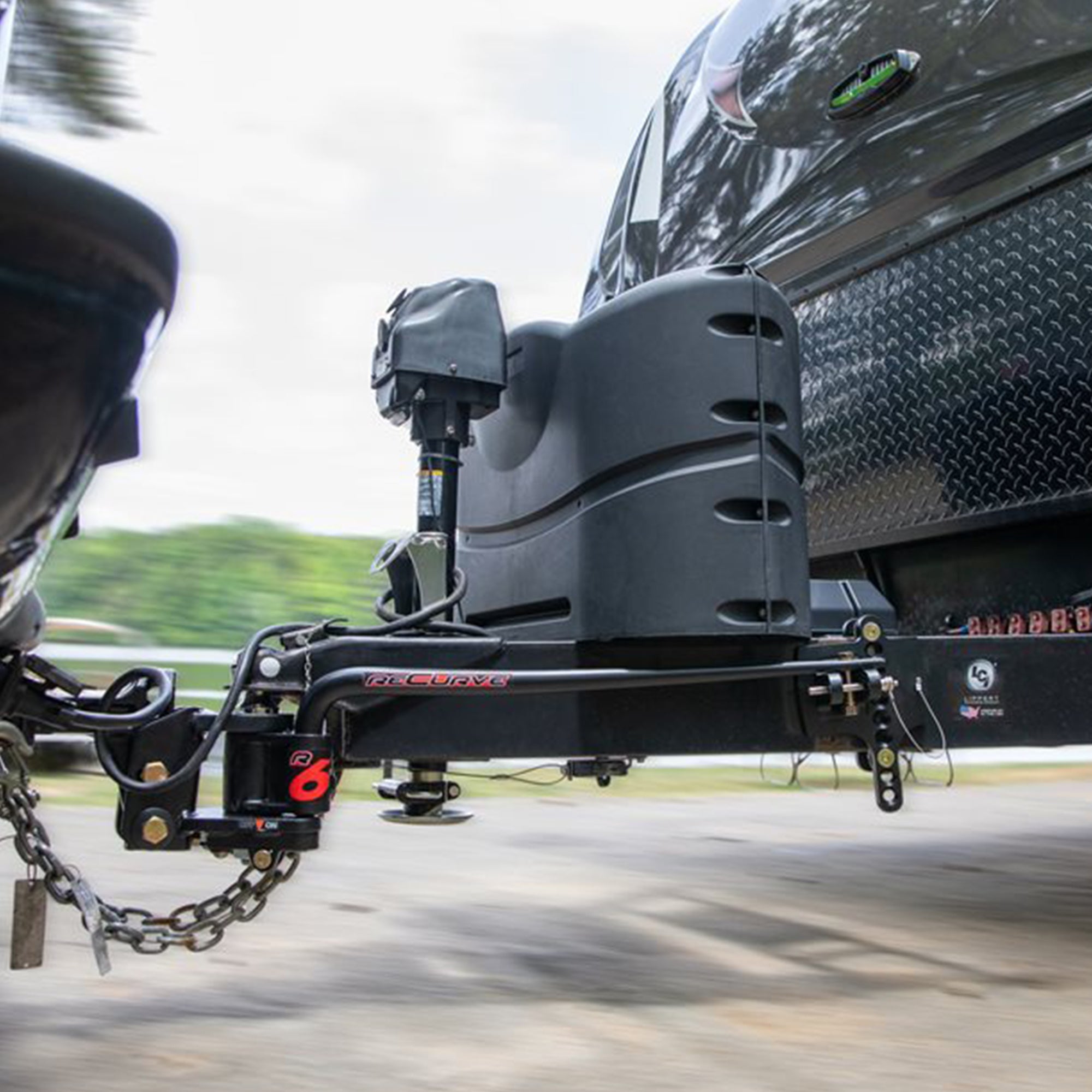 Camco Eaz Lift Weight Distribution Hitch w/15,000 lbs Capacity, Black (Open Box) - VMInnovations