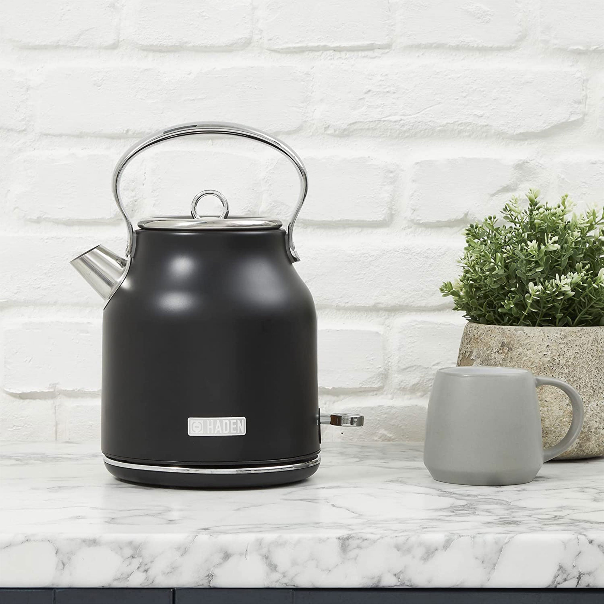 Haden Heritage 1.7L Stainless Steel Body Electric Kettle,Black/Chrome(For Parts) - VMInnovations