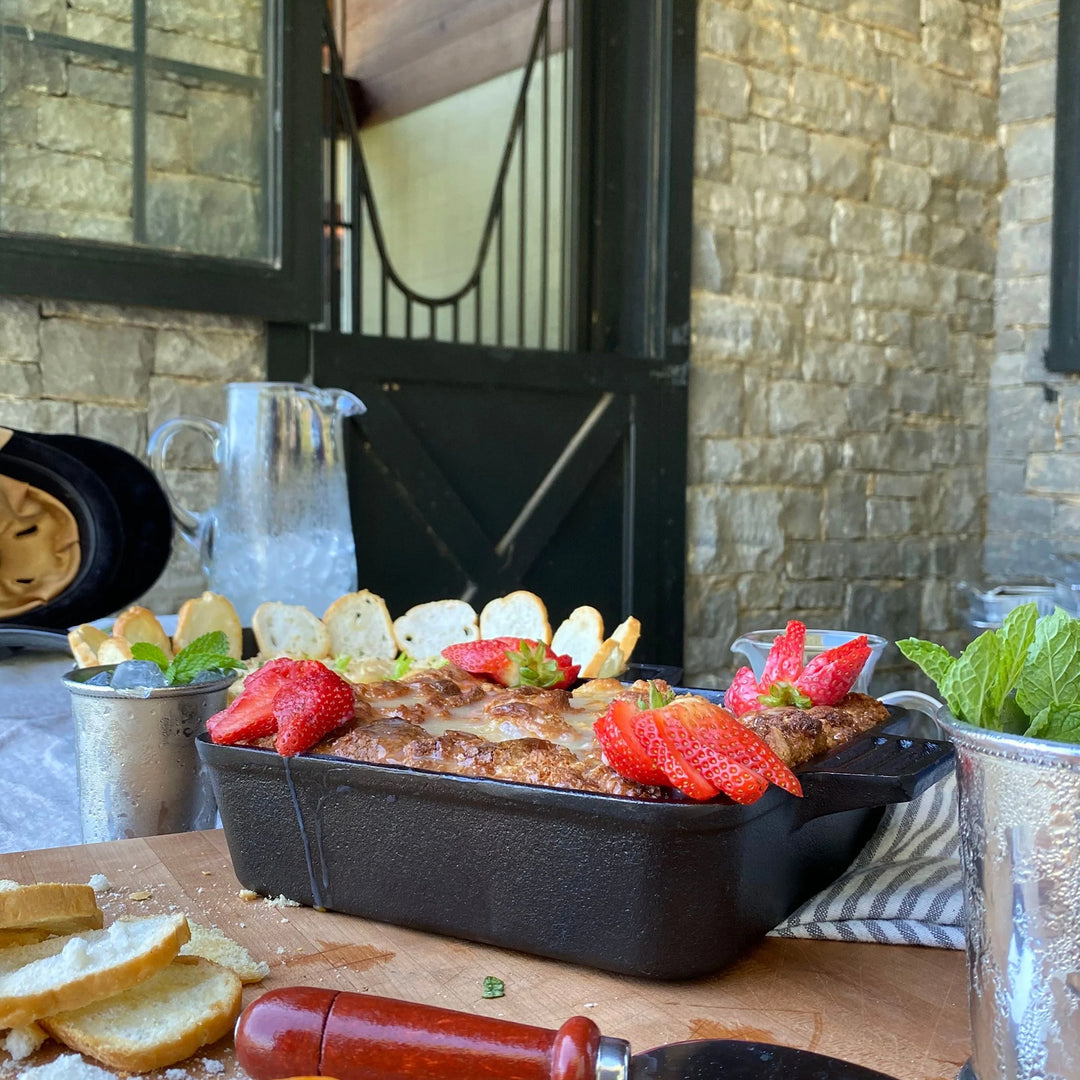 Bayou Classic 8"x8" Pre Seasoned Cast Iron Cake Pan Bakeware Dish (Open Box)