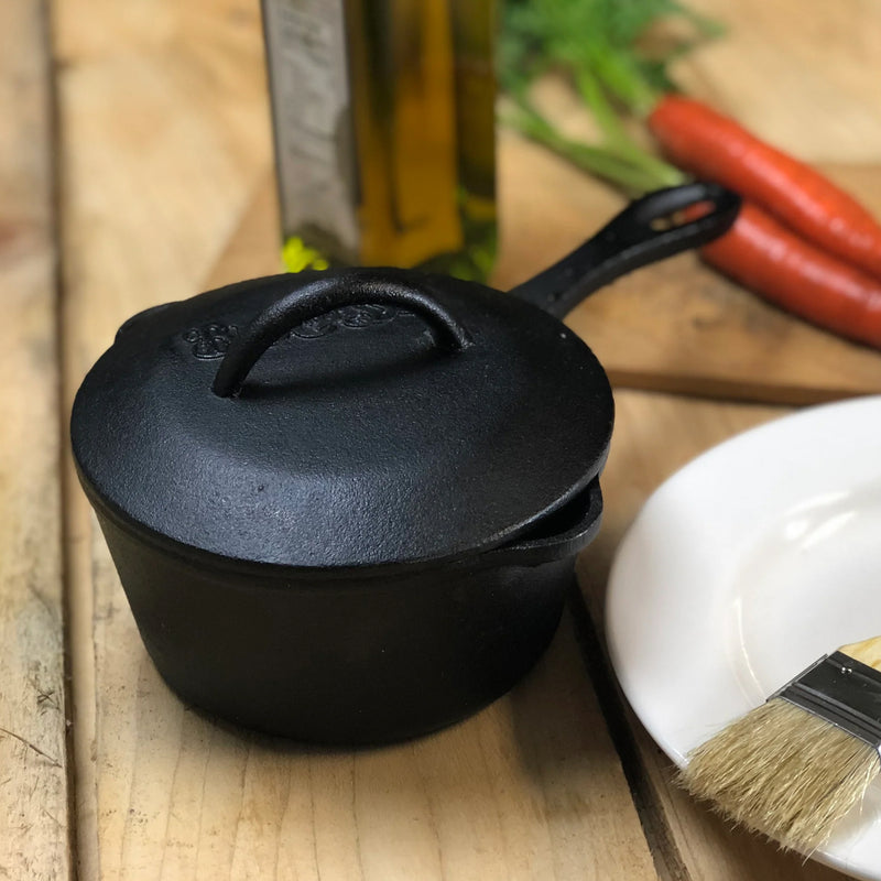 Bayou Classic 1 Qt Cast Iron Covered Sauce Pot with Self-Basting Lid,Black(Used)