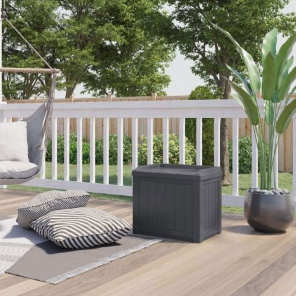 Suncast SS601C 22 Gallon Patio Small Deck Box w/ Storage Seat,Cyberspace (Used)