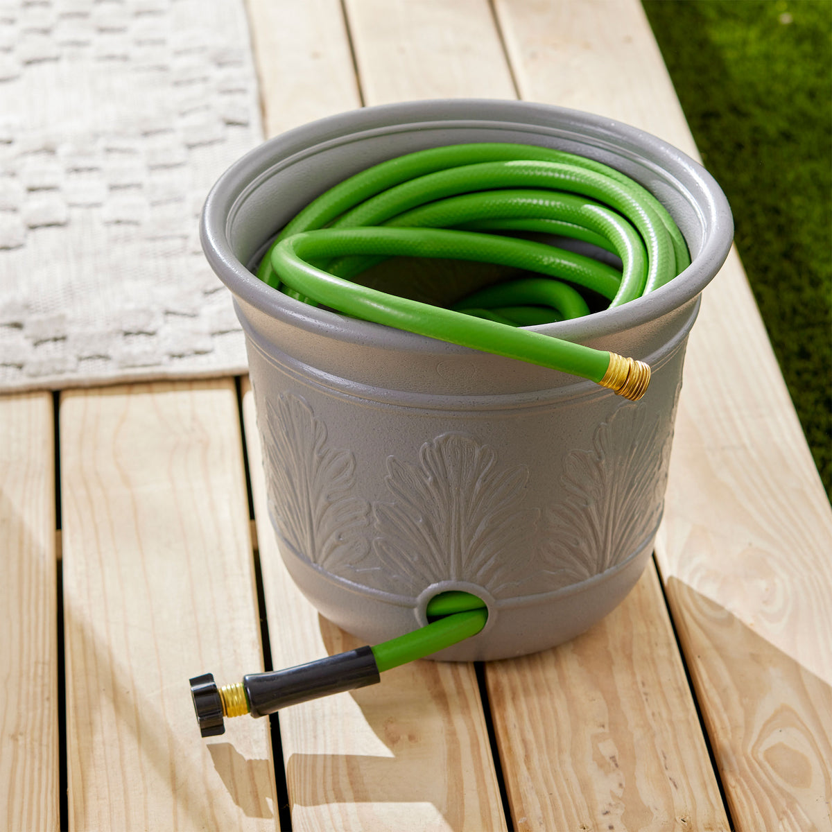 Suncast 300 Foot Heavy Duty 5 Gallon Decorative Garden Hose Pot, Gray (8 Pack)