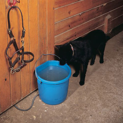 API 20 Quart Plastic Thermostatically Controlled Round Flat Back Heated Bucket - VMInnovations
