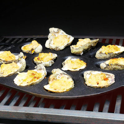 Bayou Classic Cast Iron Shellfish Shaped Oyster Grill Pan for 12 Clams, Black - VMInnovations