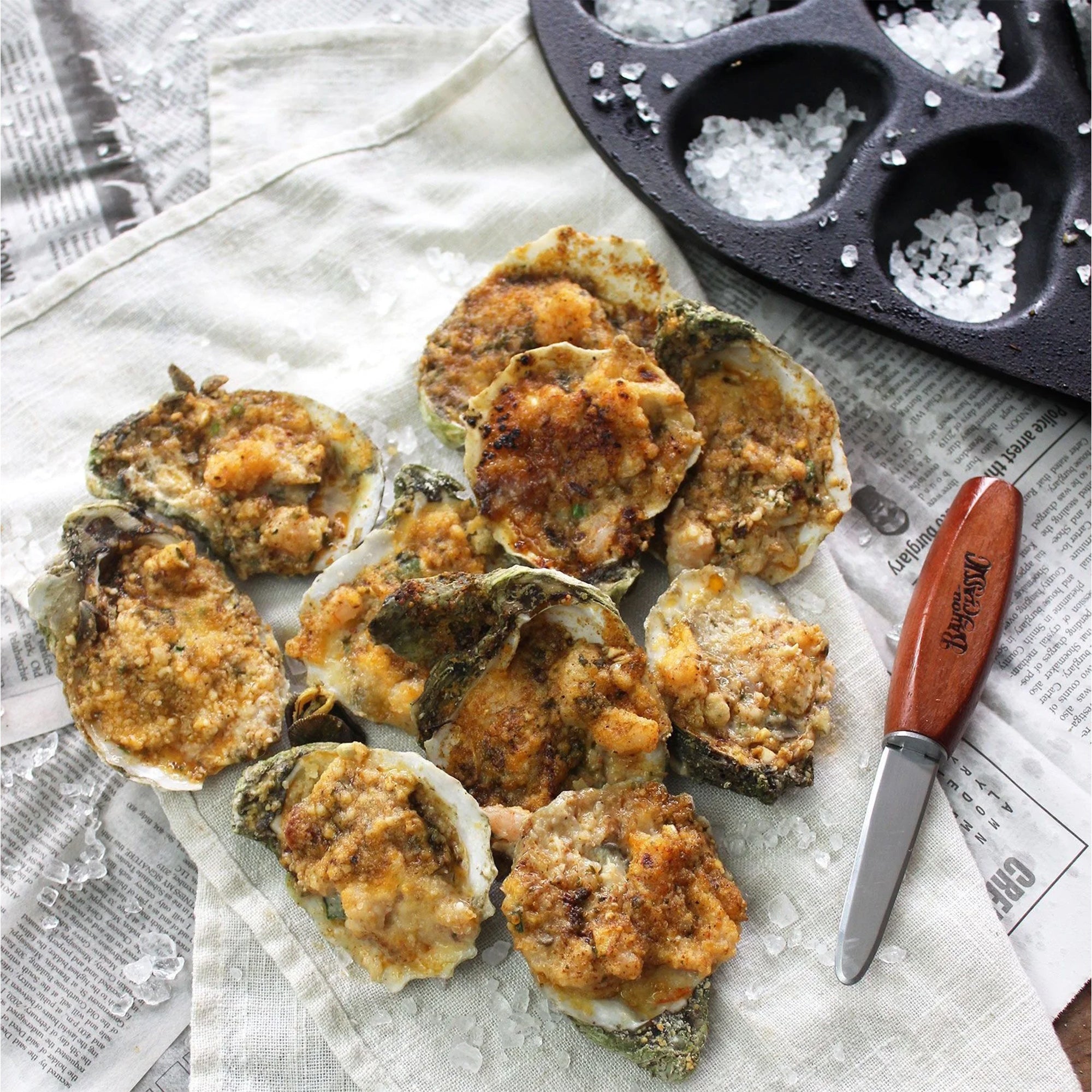 Bayou Cast Iron Shellfish Shaped Oyster Grill Pan for 12 Clams, Black (Open Box) - VMInnovations