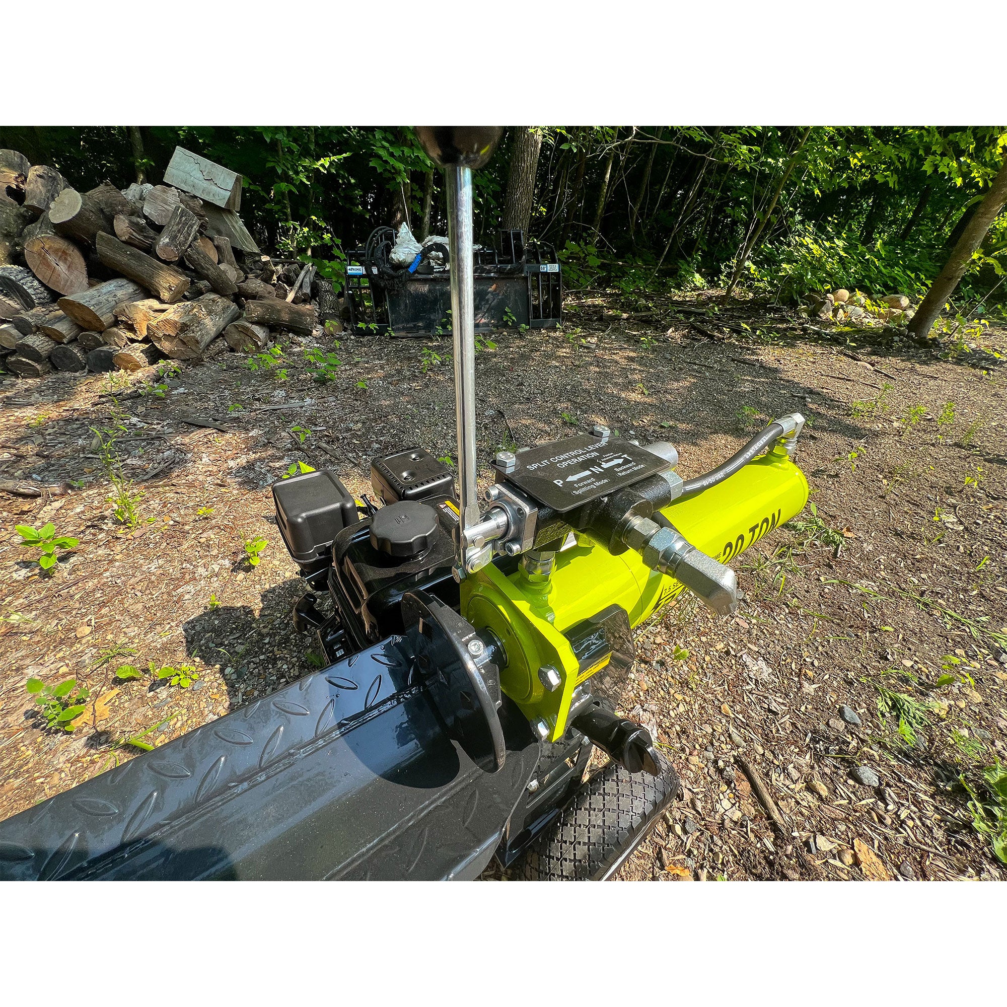 Timber Tuff Heavy Duty 7 HP Portable 20 Ton Gas Powered Log Splitter (Used)