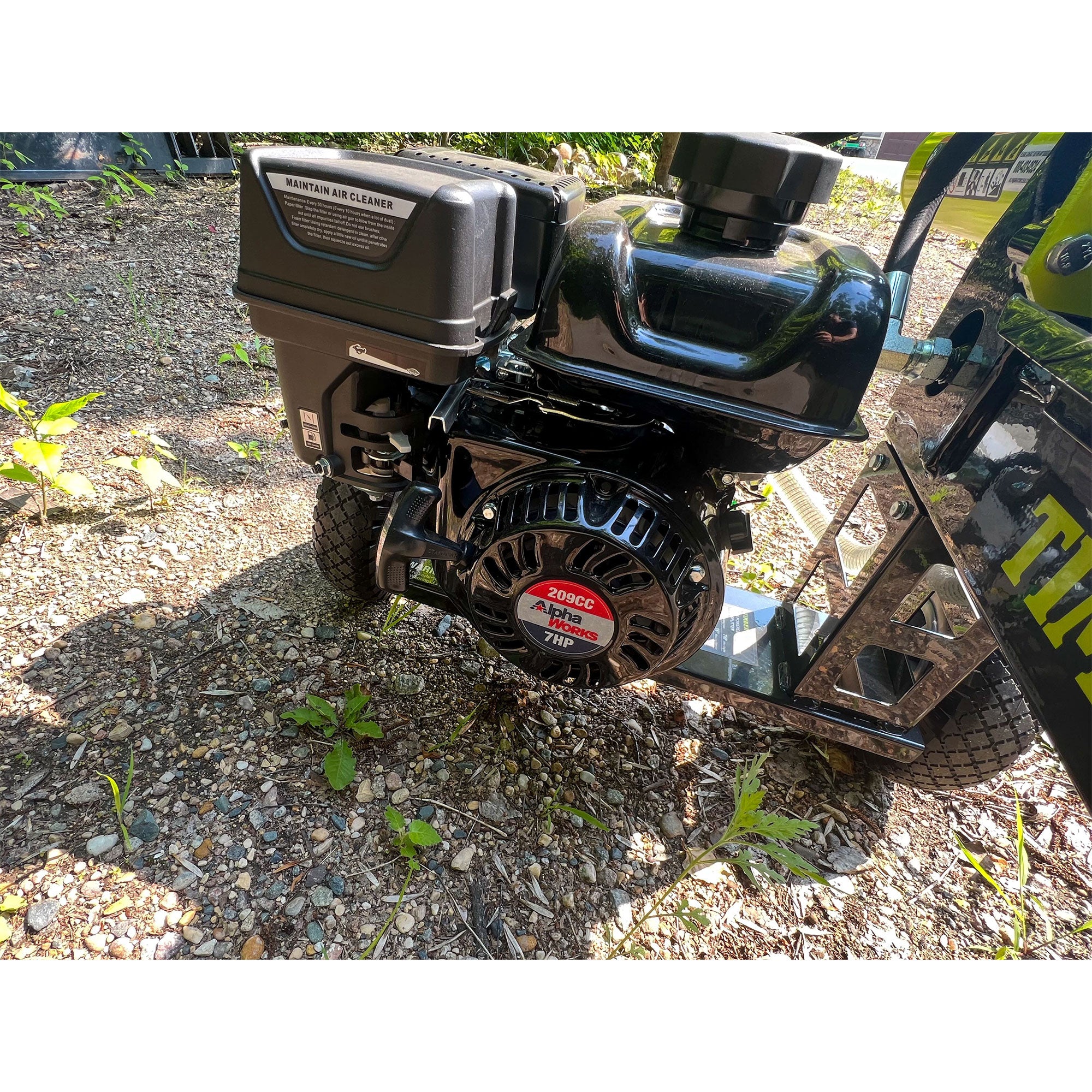 Timber Tuff Heavy Duty 7 HP Portable 20 Ton Gas Powered Log Splitter (Used)