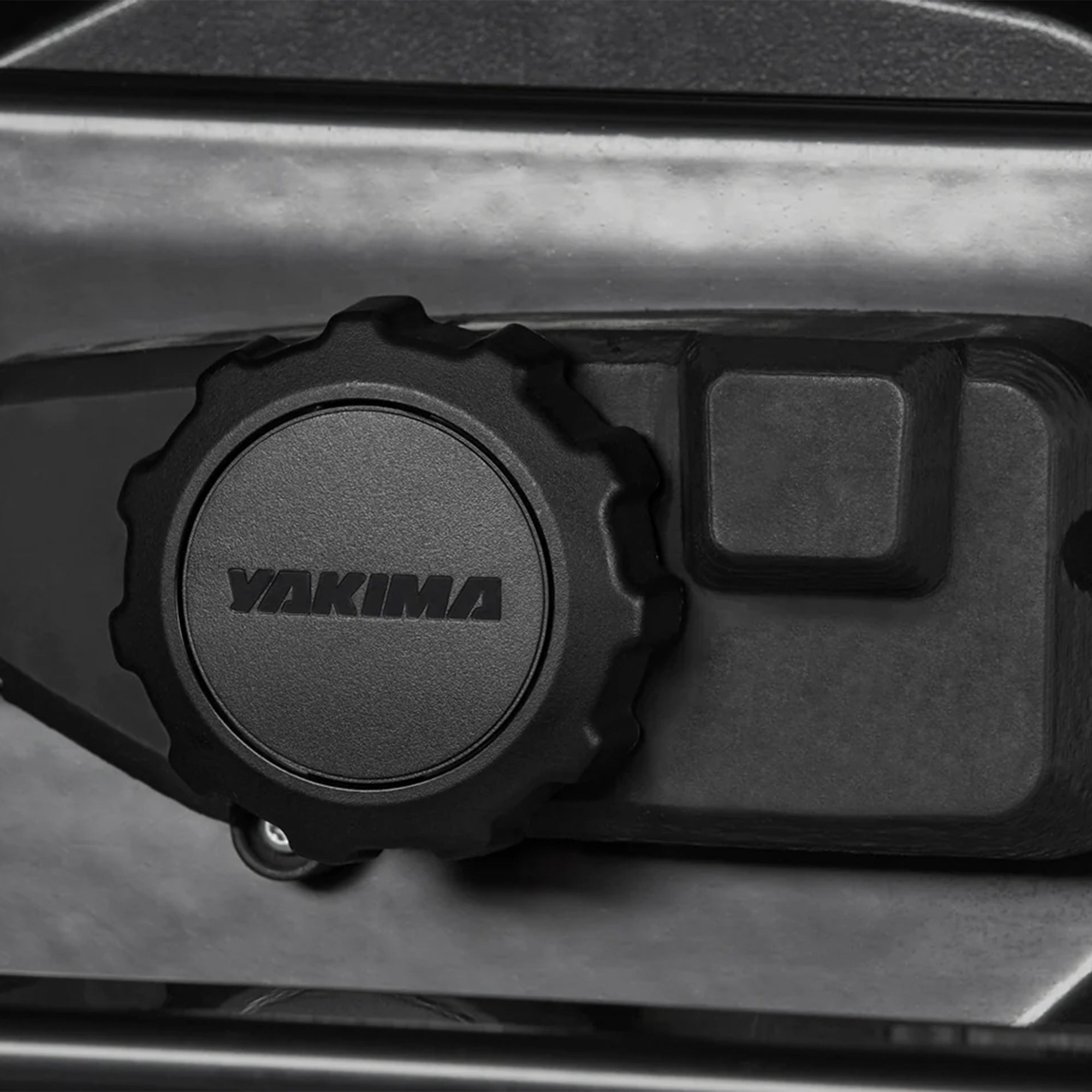 Yakima CBX 16 Rooftop Cargo Rugged Carrier Box, Fits StreamLine Crossbar (Used) - VMInnovations