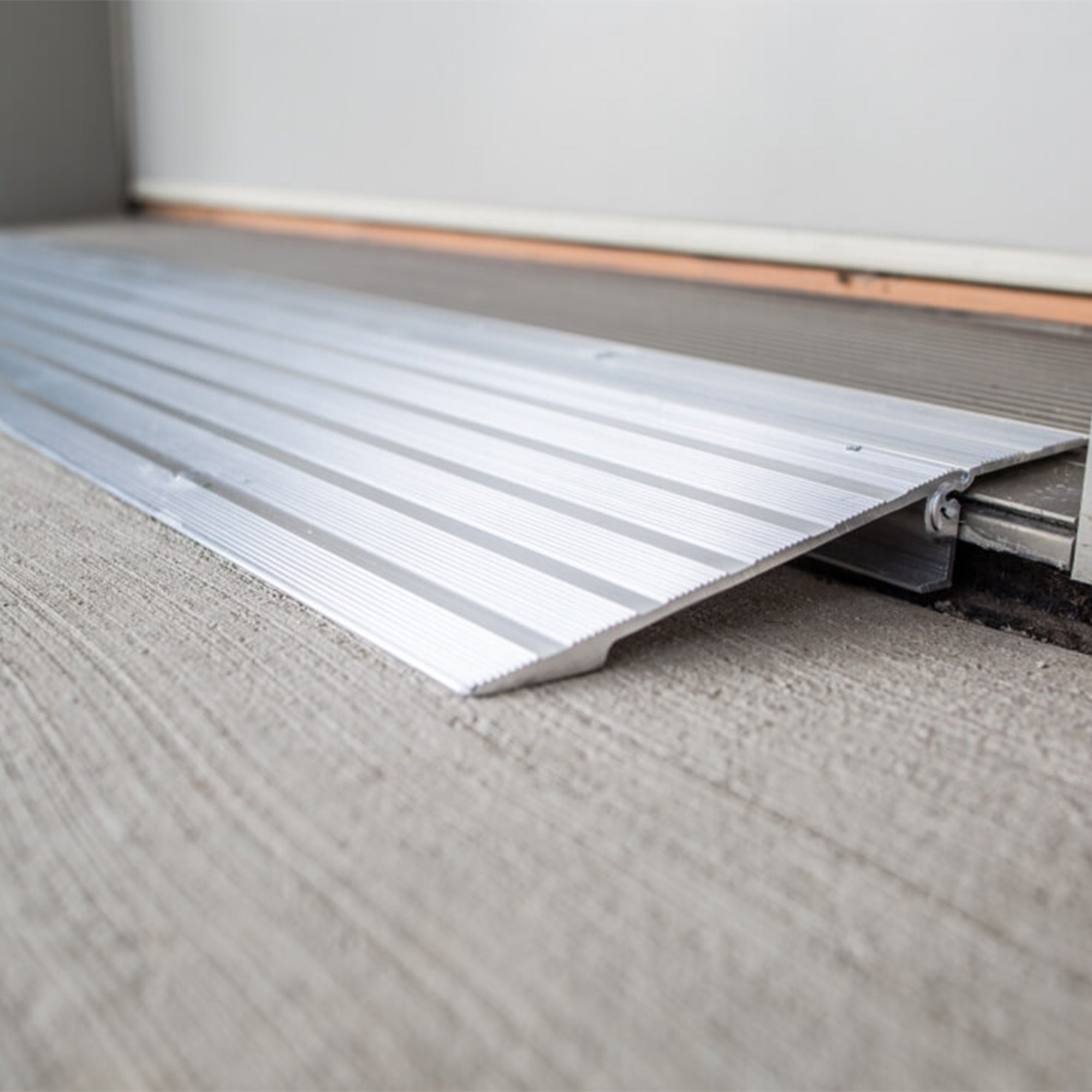 EZ-ACCESS TRANSITIONS 5” Portable Self Supporting Aluminum Entry Ramp (Used) - VMInnovations