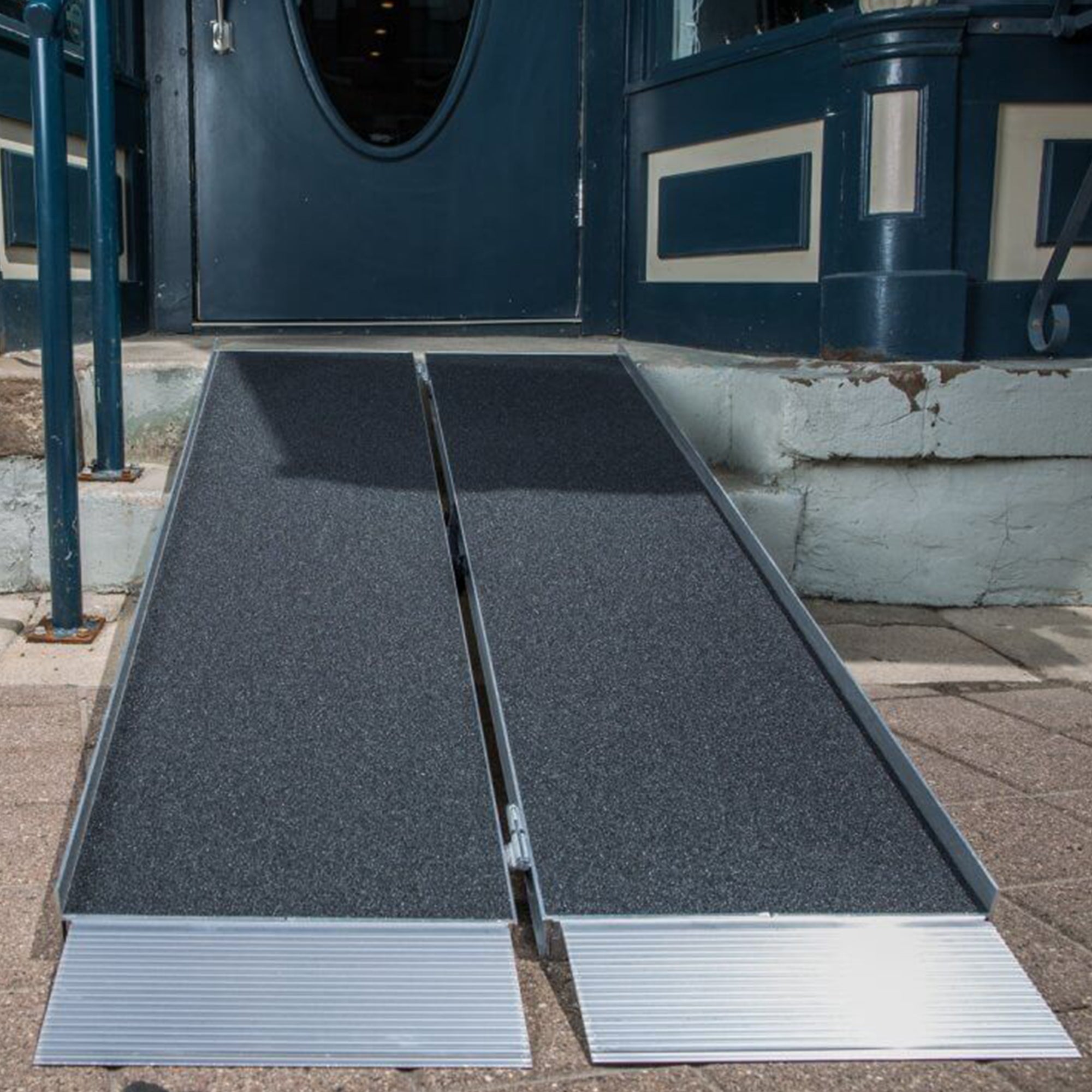 EZ-ACCESS 2Ft Suitcase Portable Ramp w/ Surface That Resists Slips (Open Box) - VMInnovations