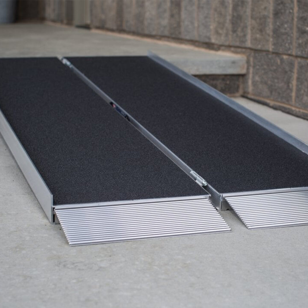 EZ-ACCESS 5ft Singlefold Portable Ramp w/Surface That Resists Slips (Open Box)