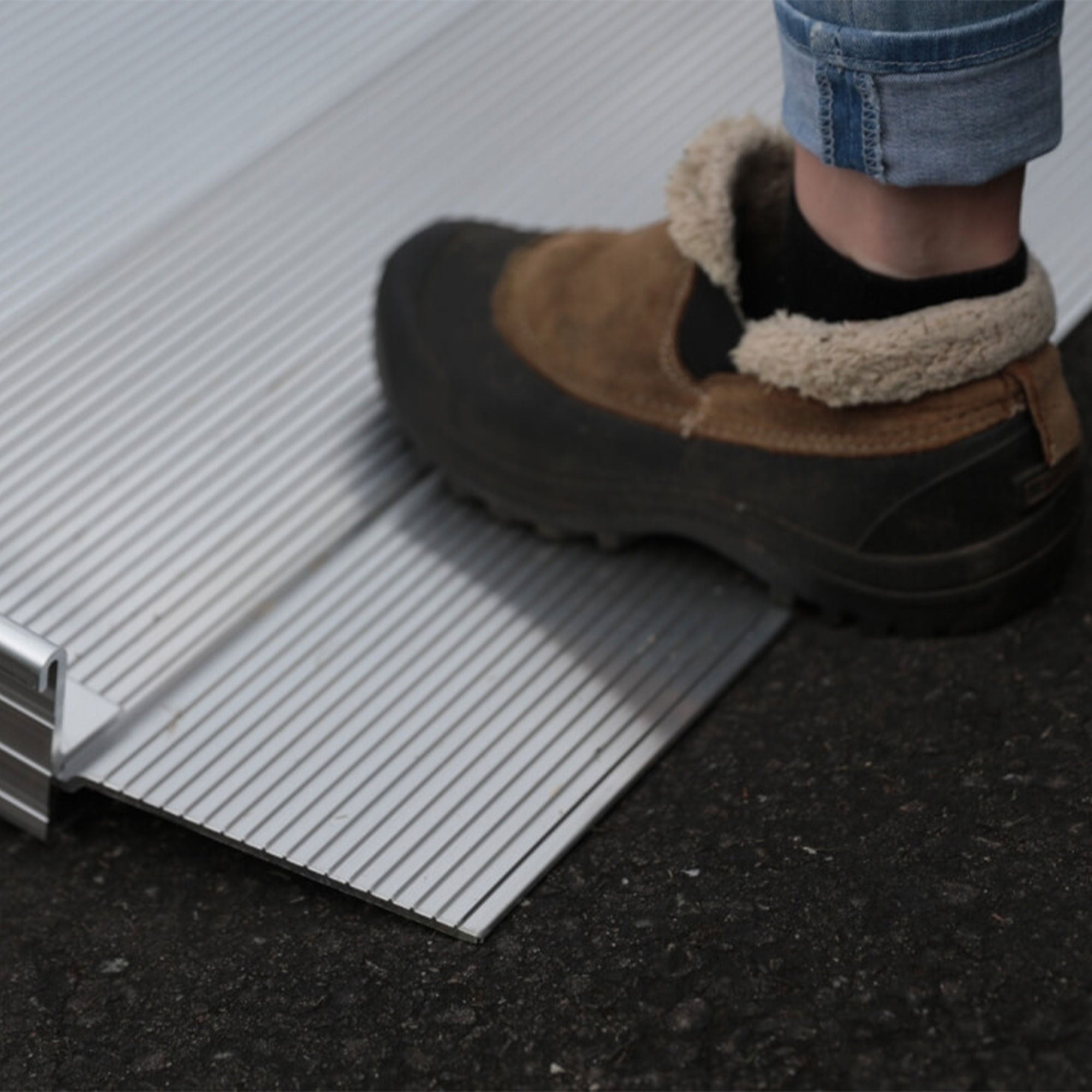 EZ-ACCESS 6Ft Walk Ramp w/Textured Surface & Hook/Strap Attachment(Used) - VMInnovations