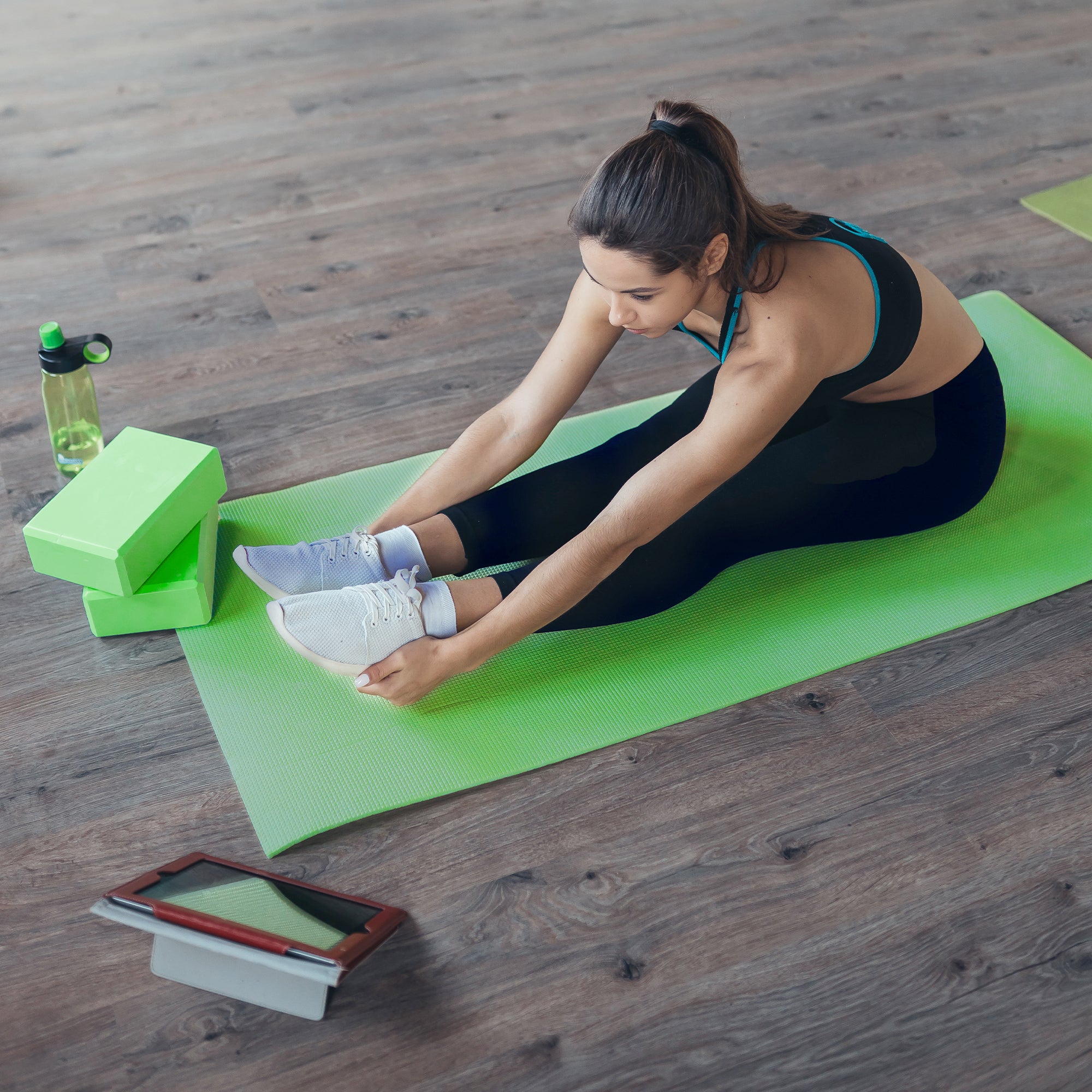 BalanceFrom Fitness 7pc Yoga Set with Mat, Stretch Strap & Knee Pad, Green(Used) - VMInnovations