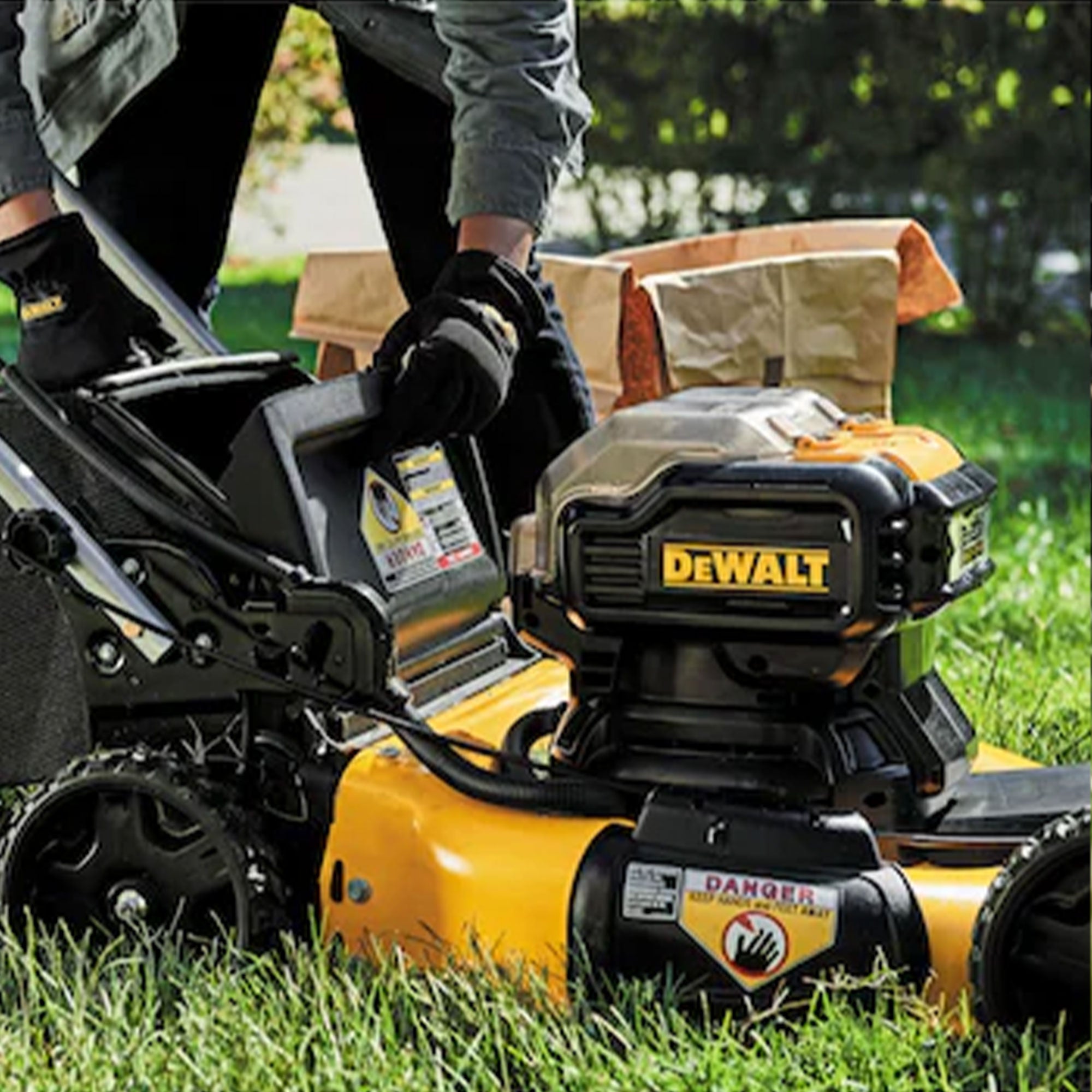 DEWALT 20V MAX Self Propelled 21.5" Automatic Lawn Mower with Charger(For Parts) - VMInnovations