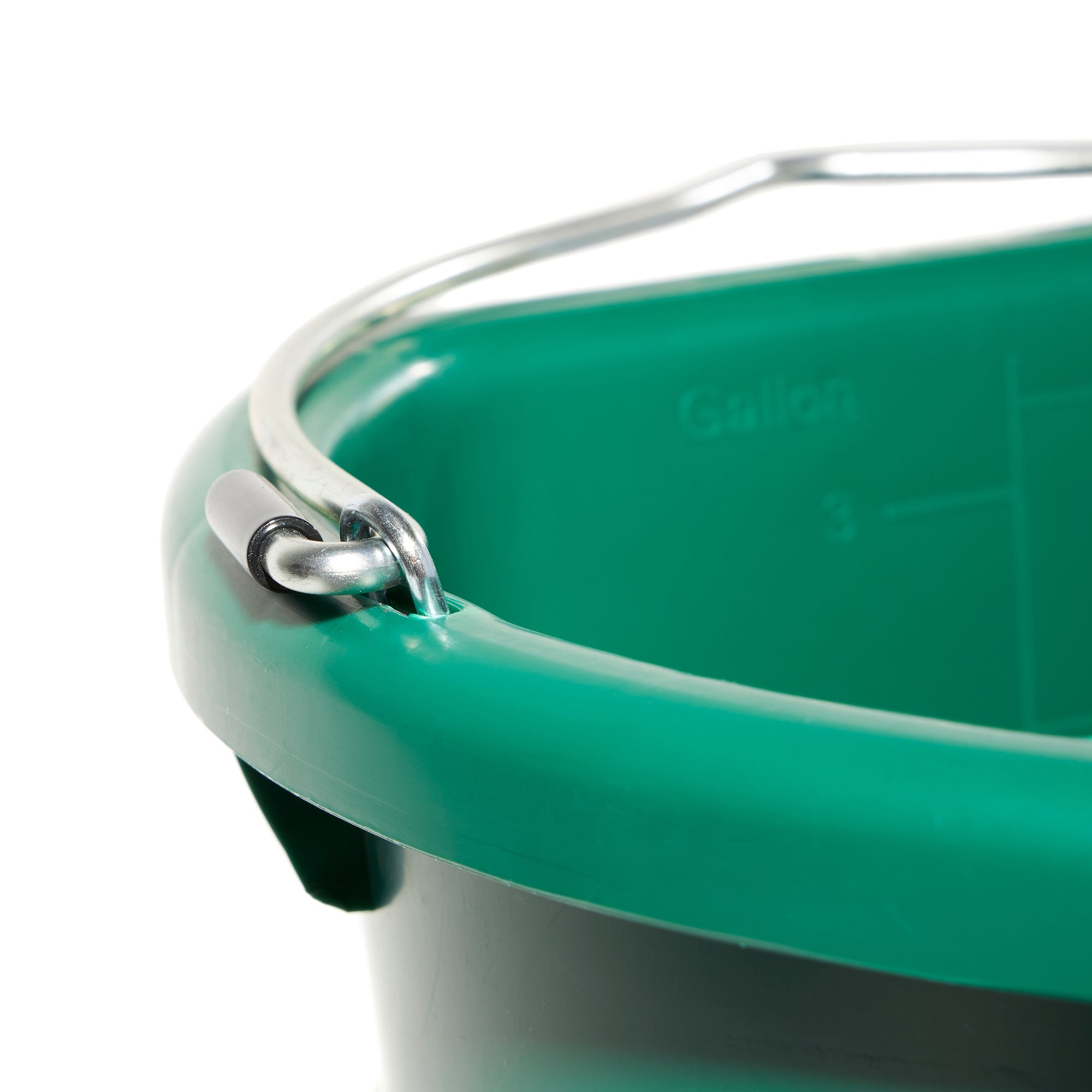 Farm Innovators 3 Gal Flat Back Plastic Heated Bucket, 70 Watt, Green (3 Pack) - VMInnovations