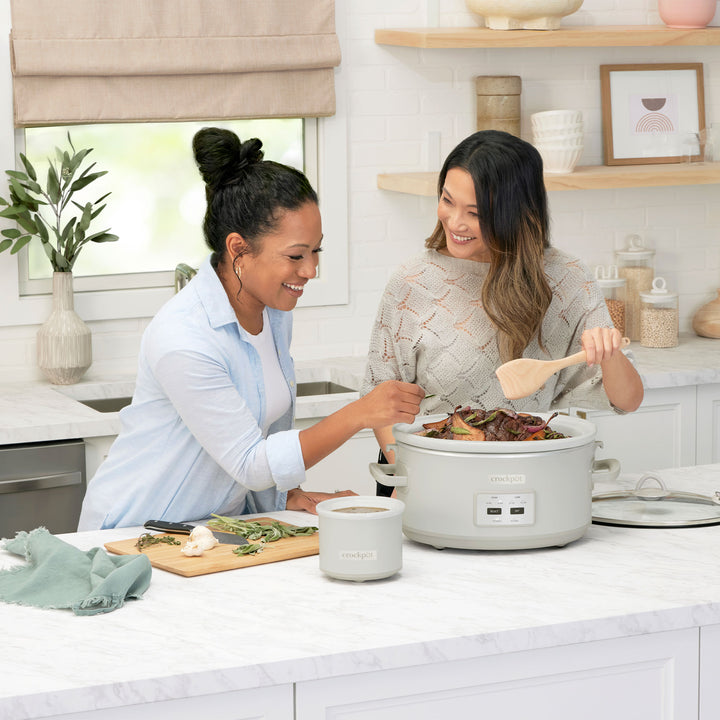 Crock-Pot 7 Qt Cook & Carry Slow Cooker w/ Touch Control and Lid, Mushroom(Used)