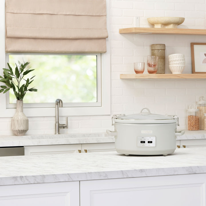 Crock-Pot 7 Qt Cook & Carry Slow Cooker w/ Touch Control and Lid, Mushroom(Used)