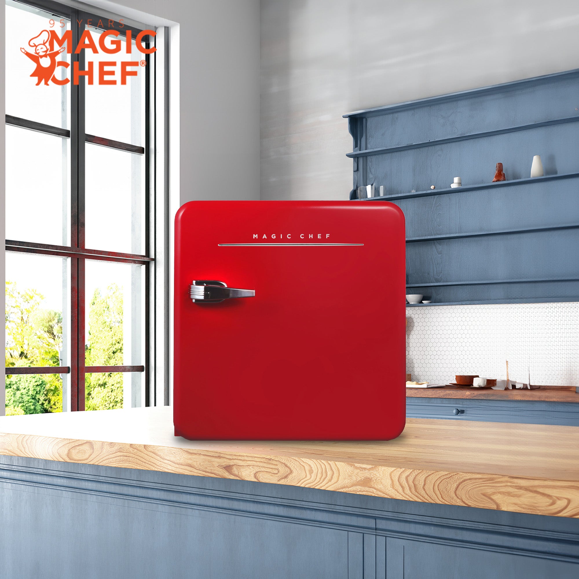 Magic Chef 1.6 Cubic Feet Retro Style Mini Fridge w/Interior LED Light,Red(Used) - VMInnovations
