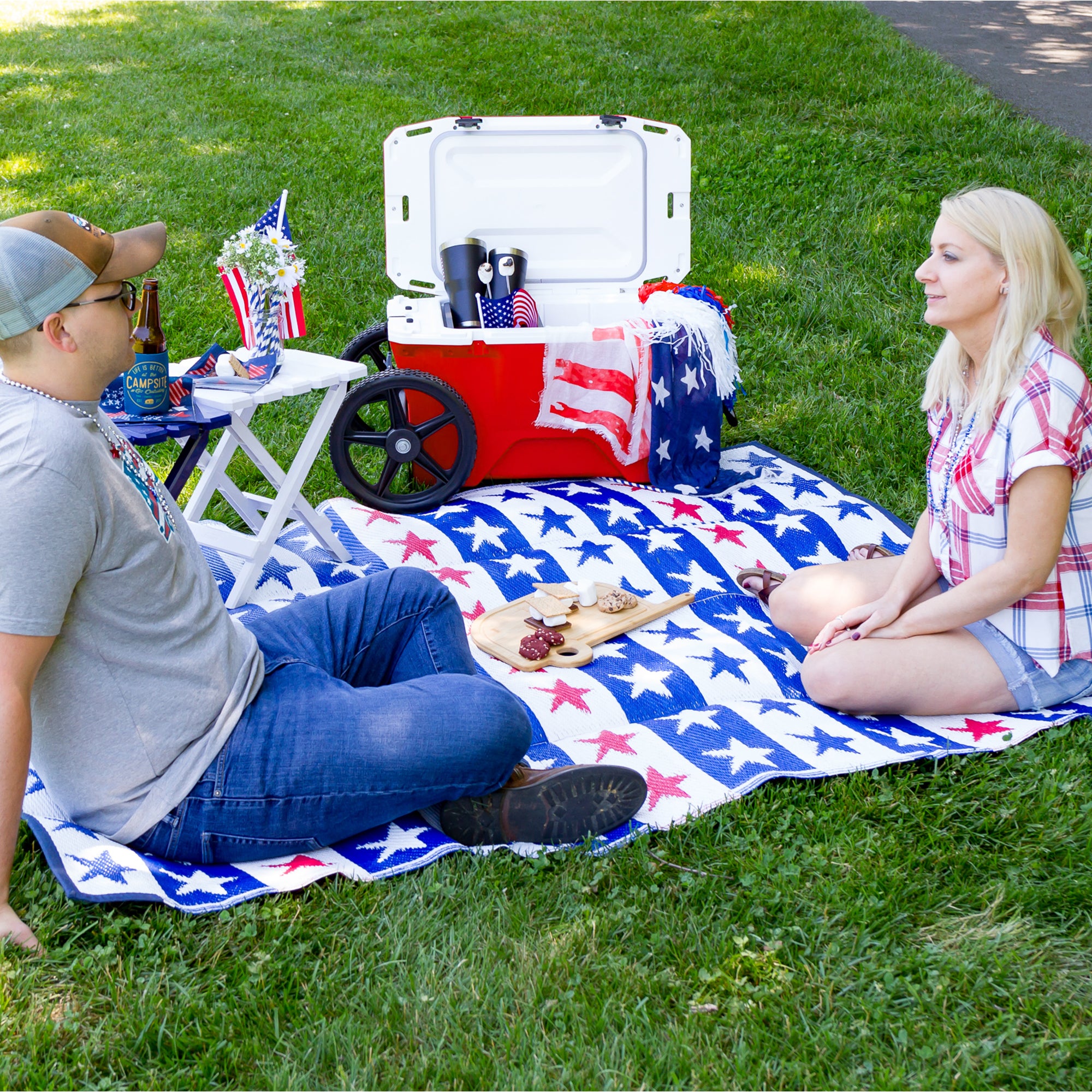 Camco Adirondack Style Folding Plastic Large Table, Indoor or Outdoor Use, White - VMInnovations