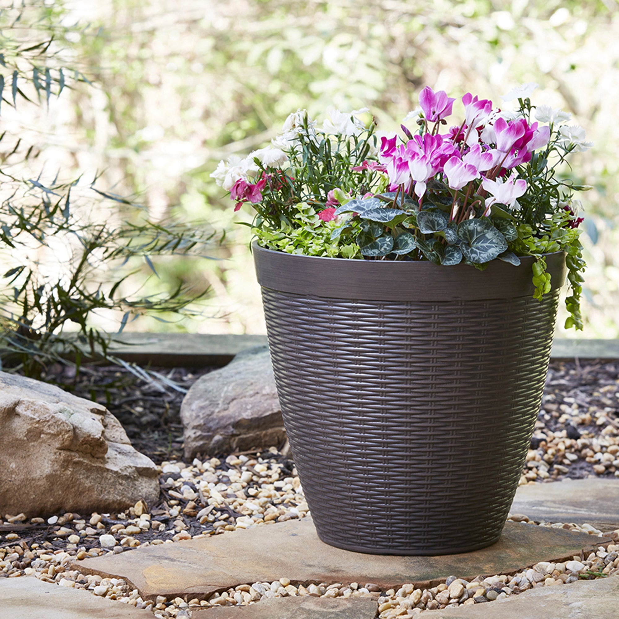 Southern Patio 15-Inch Jamaica Wicker Resin Round Planter, Lightweight, Brown