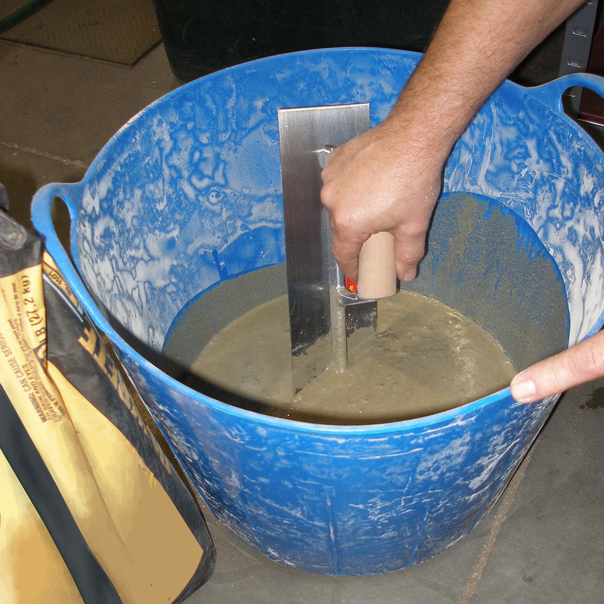 Little Giant 11 Gallon Heavy Duty Farm Bucket Poly/Rubber Flex Tub with Handles - VMInnovations
