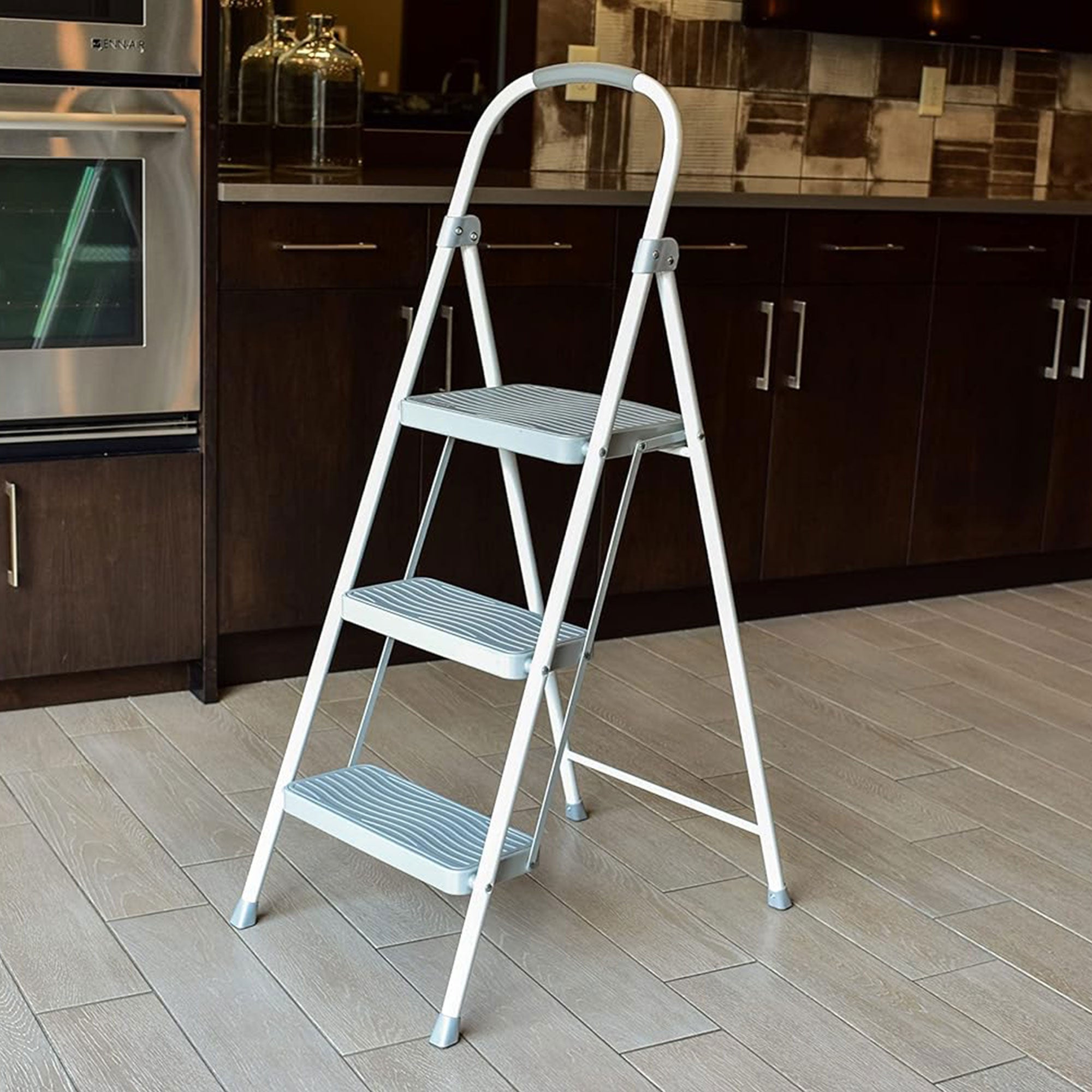 Rubbermaid 3 Step 225 Lb Capacity Folding Ladder with Hand Grip (Used) - VMInnovations