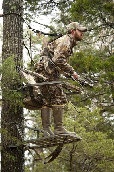 NEW! Summit Titan SD 81118 Deer Hunting Self Climbing Treestand + Bow Holder