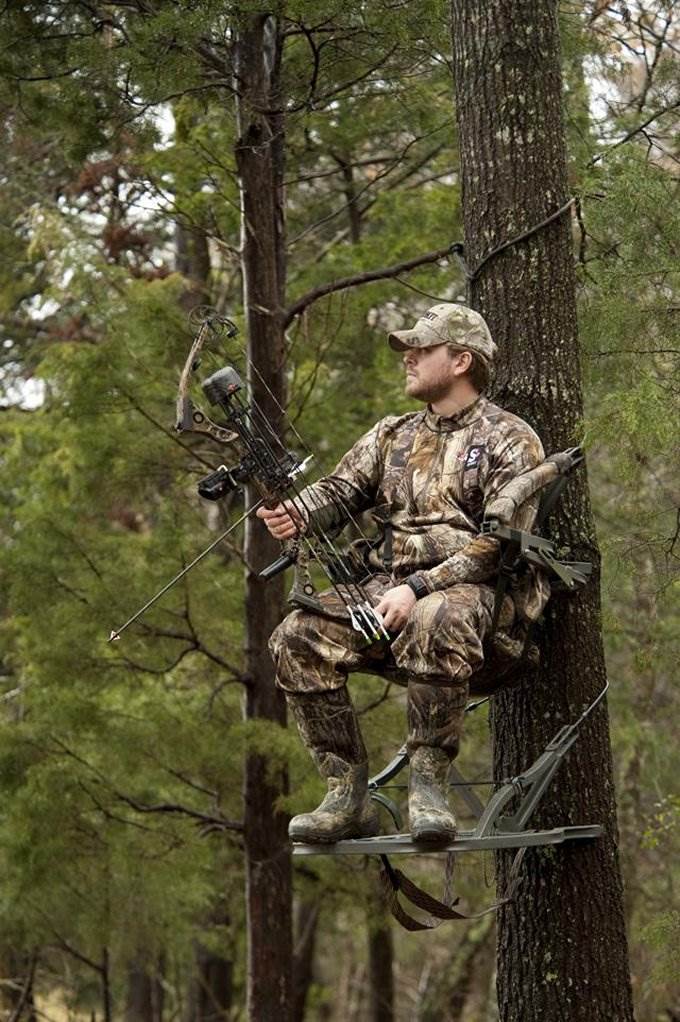 Summit Razor SD Self Climbing Treestand - Deer Hunting + Camo Storage Bags