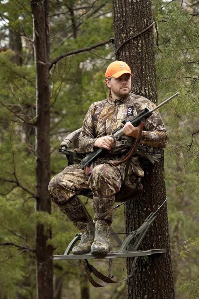 Summit Razor SD Self Climbing Treestand - Deer Hunting + Camo Storage Bags