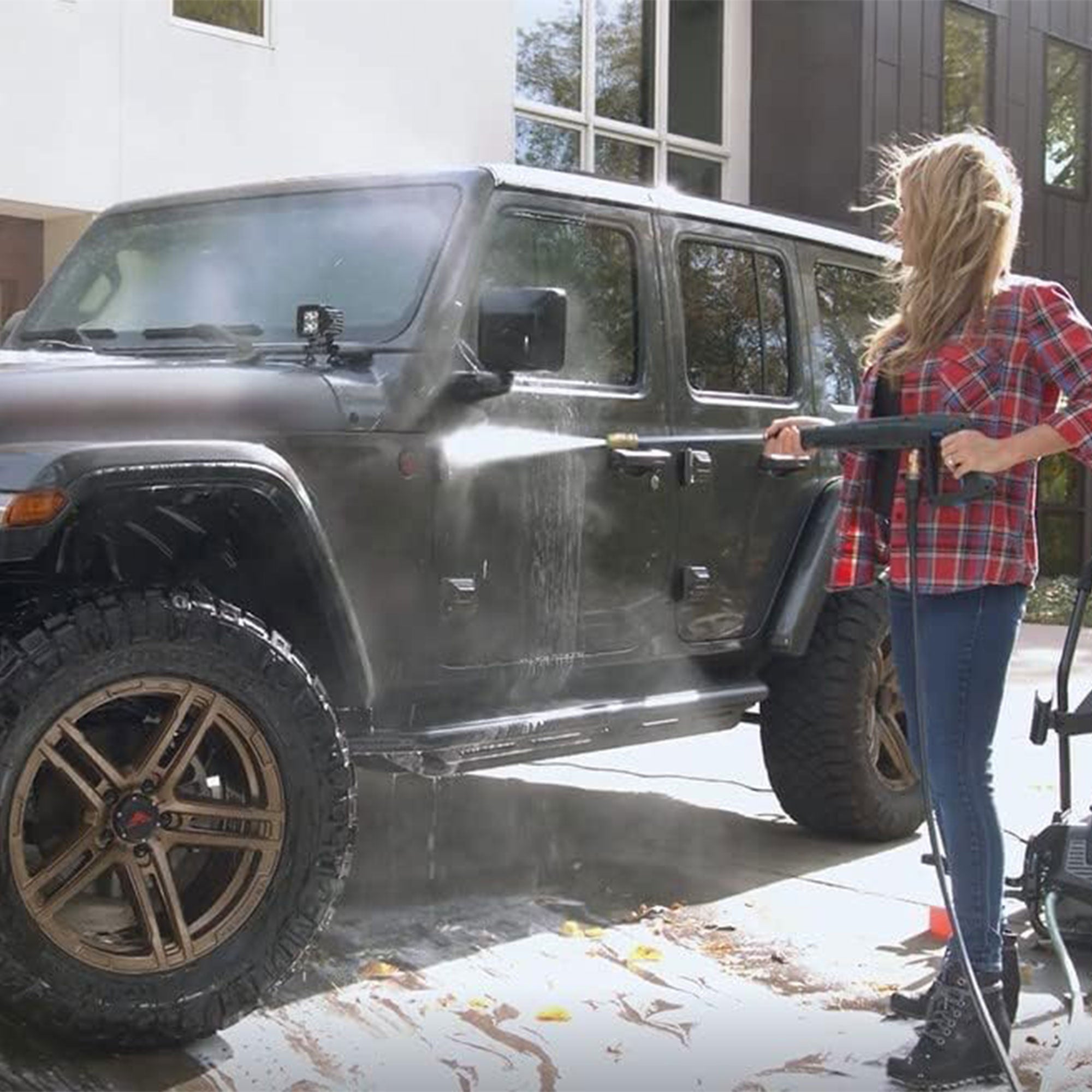 AR Blue Maxx 2300 PSI 1.5 GPM Portable Electric Pressure Washer w/Cart (Used) - VMInnovations