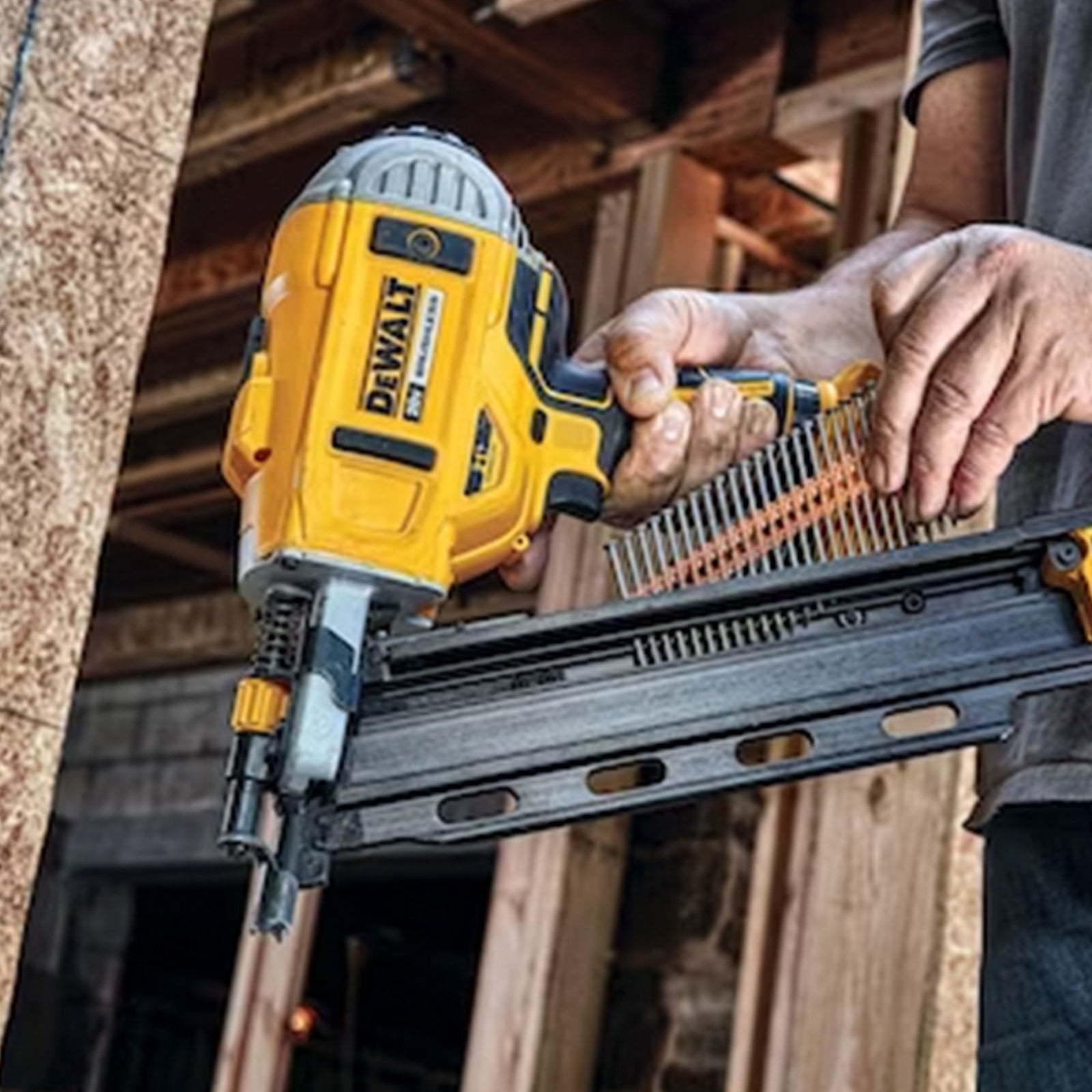 DeWalt 20V MAX Collated Cordless Framing Nailer Tool Kit with Adjustable Hook - VMInnovations